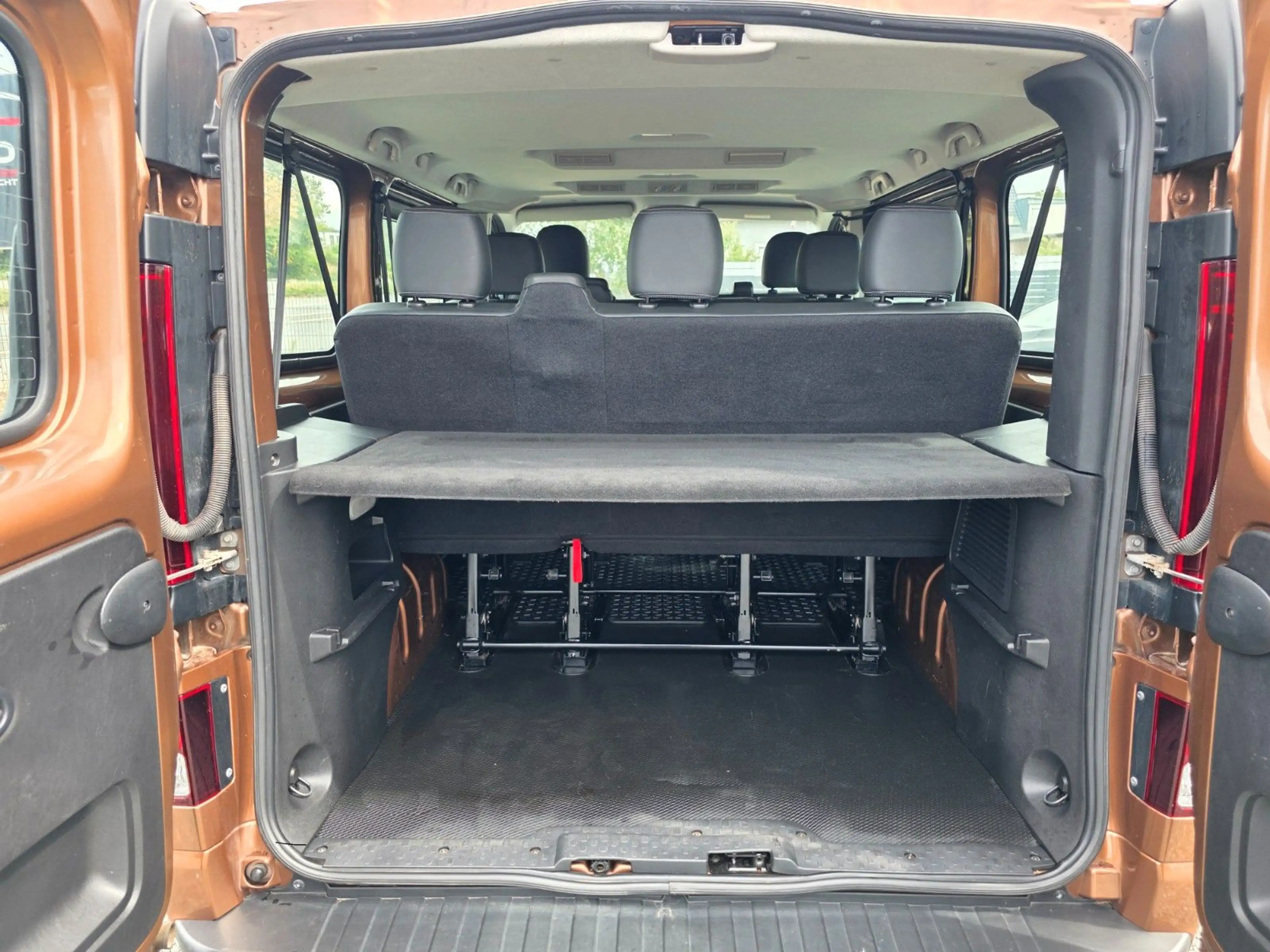 Opel Vivaro B Combi L1H1 145 2,7t NAVI/KAMERA/9SITZER — photo 11