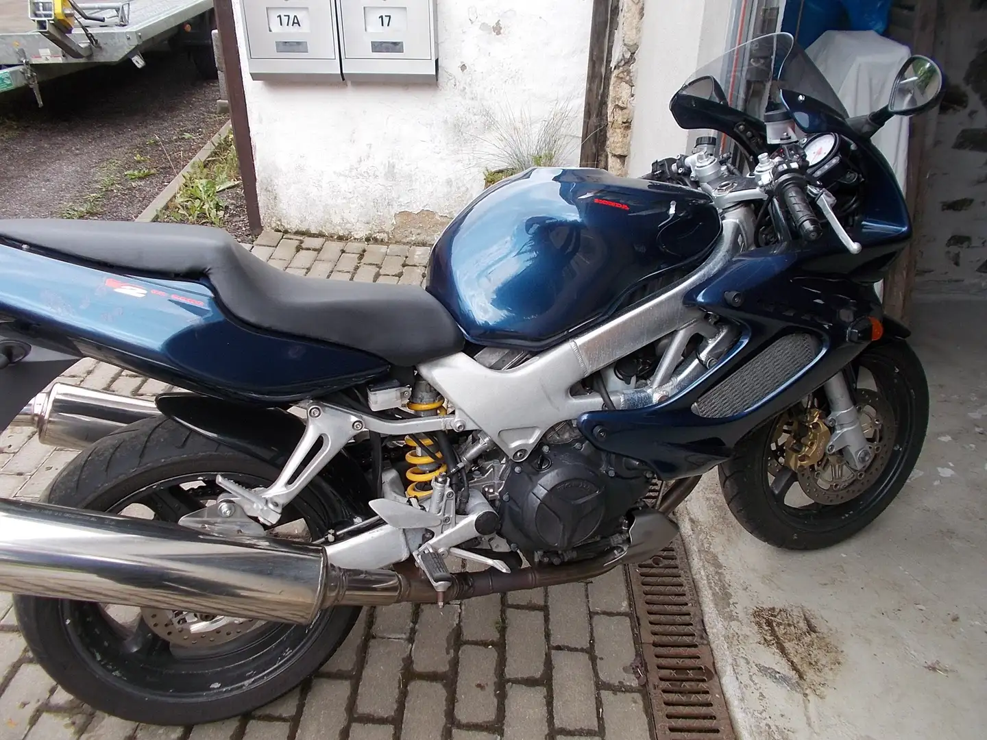 Honda VTR 1000 VTR 1000 F SC36 Bj.99 Bleu - 1