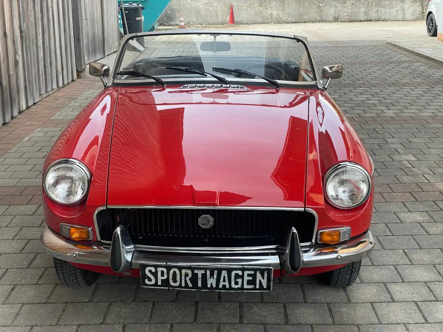 MG MGB Overdrive, 40 Jahre in letzter Hand ,H-Num. Rot - 2