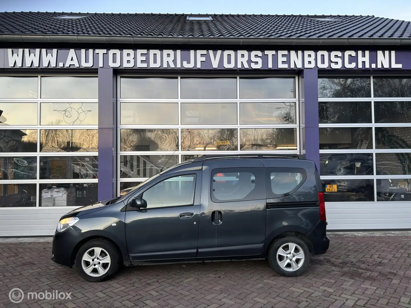 Dacia Dokker combi 1.6 SCe * NAVIGATIE * AIRCO * LM VELGEN * Grijs - 2