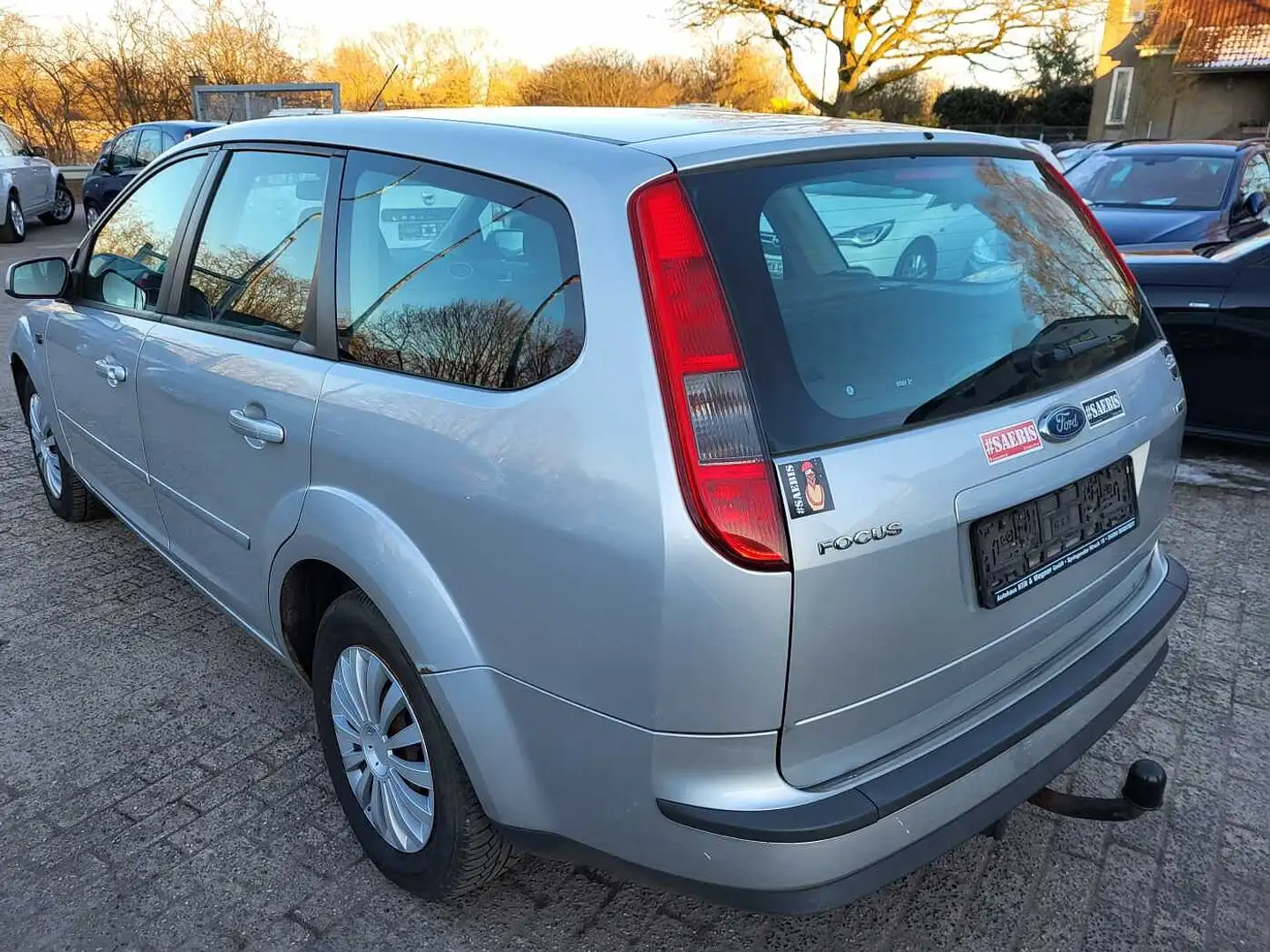 Ford Focus Turnier Diesel 1.6 TDCi DPF Fun X Silber - 2
