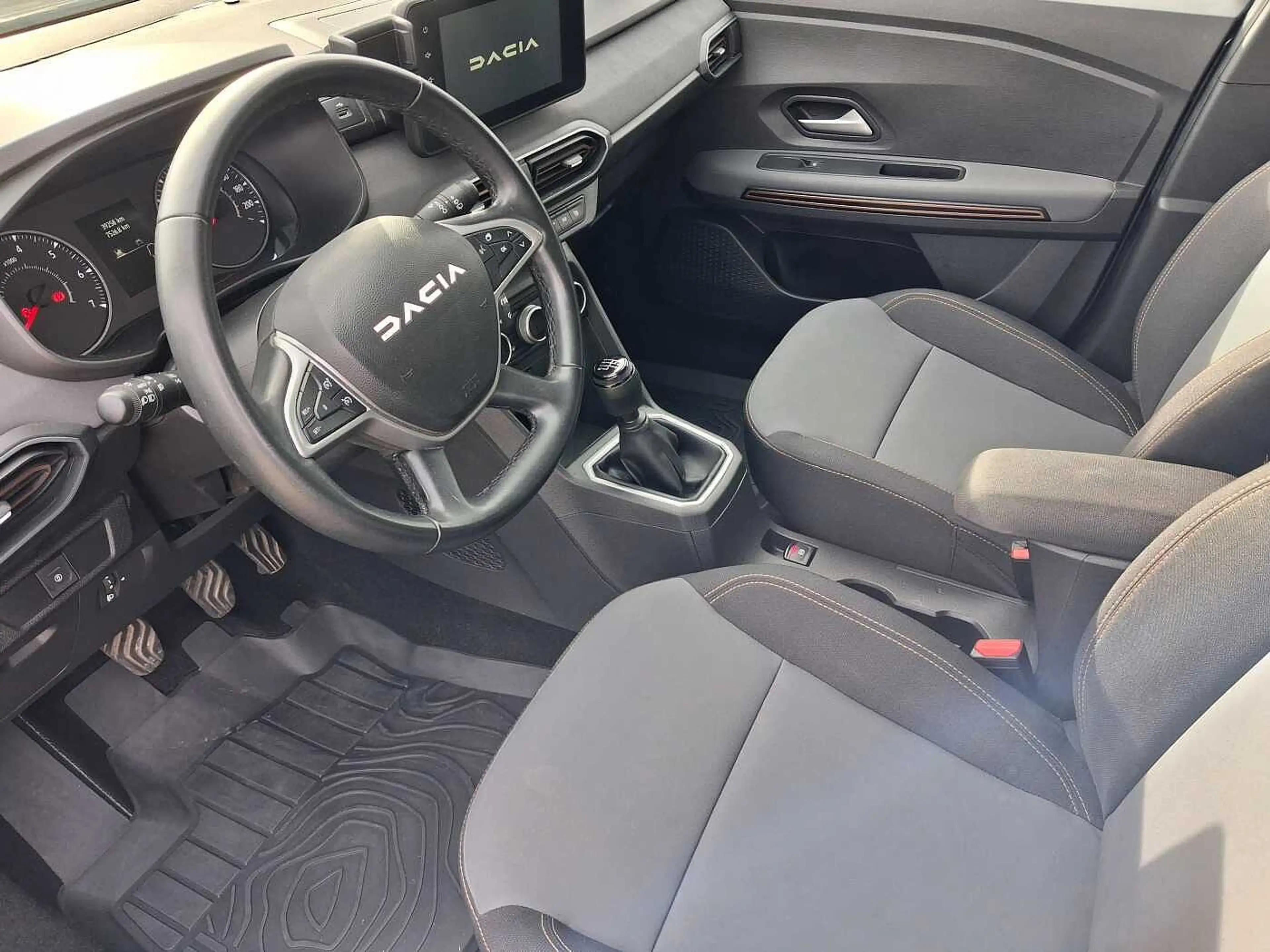Dacia Jogger Extreme TCe 110 5 NAVI/SHZ/KAMERA — photo 8