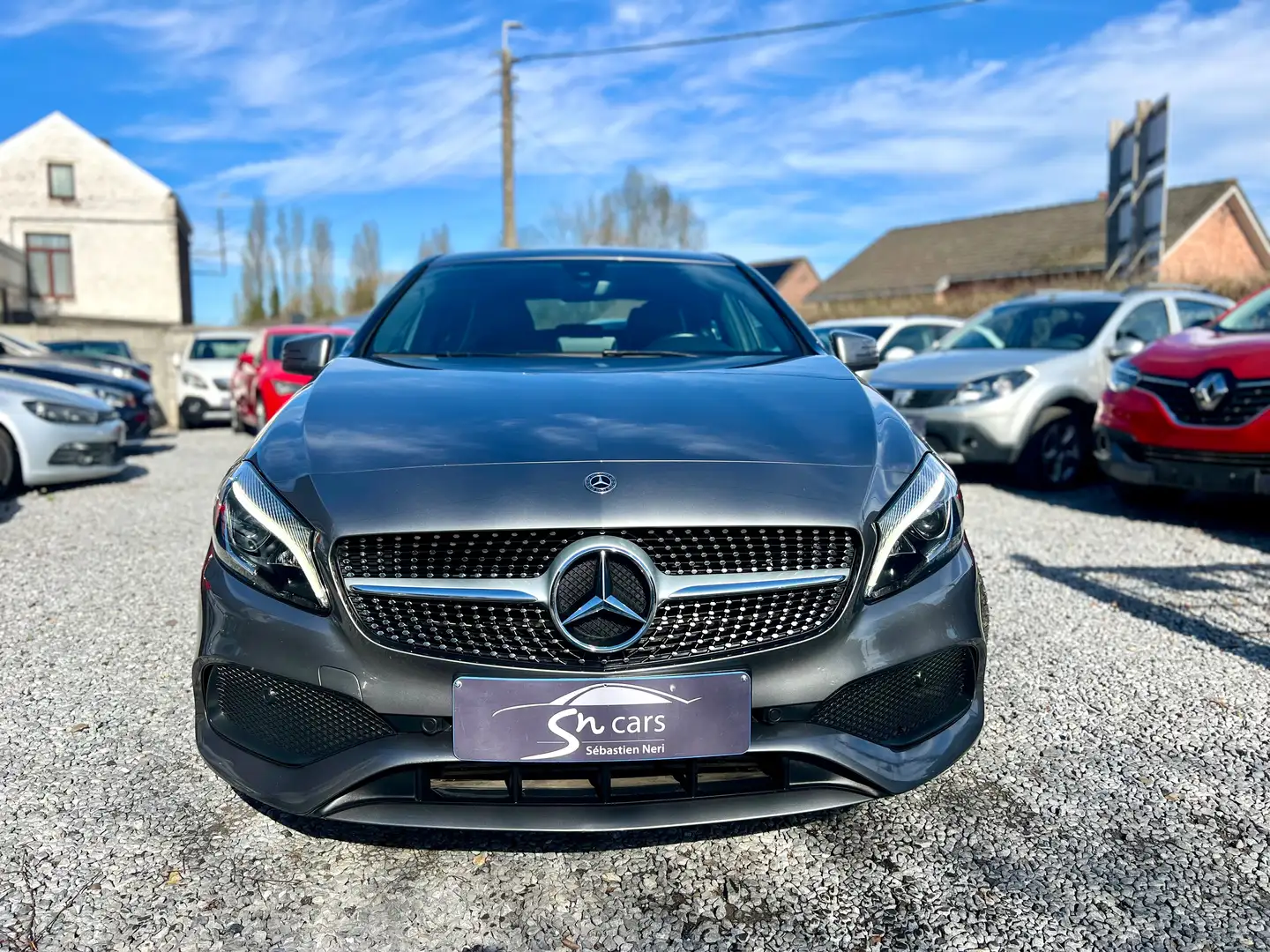 Mercedes-Benz A 180 d BE Edition *** Amg Pack *** Impeccable Grau - 2