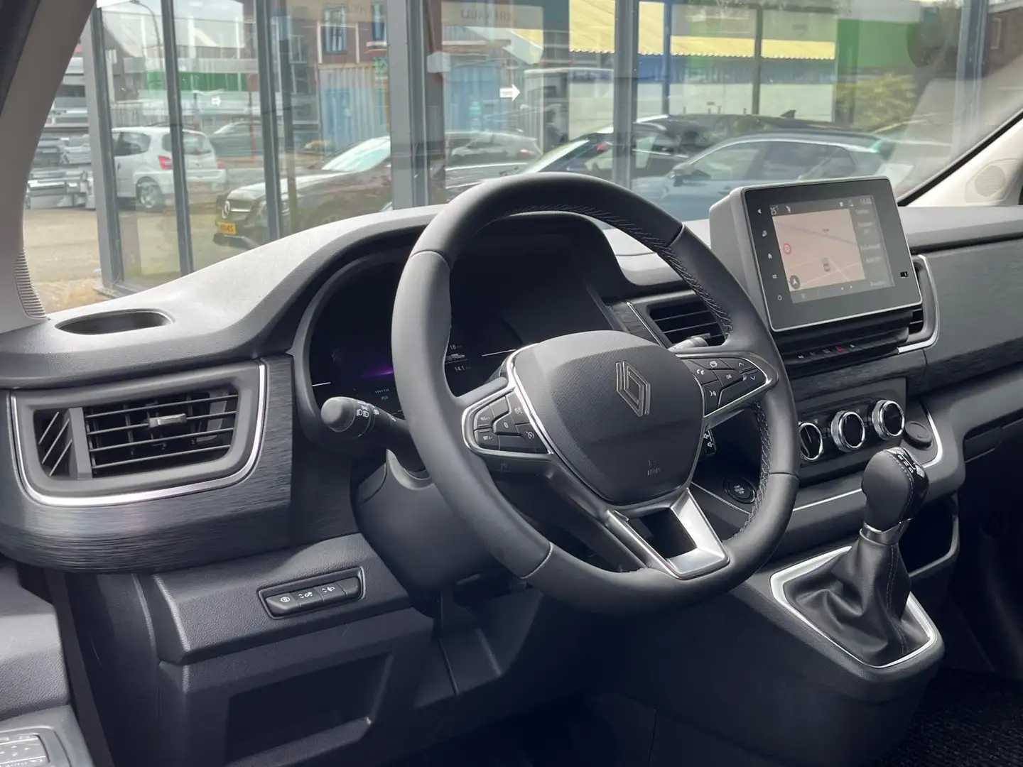 Renault Trafic 2.0 dC1 150pk AUTOMAAT L2H1 Dubbele Cabine Extra | Zwart - 2