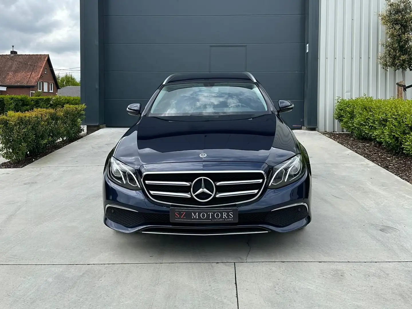Mercedes-Benz E 300 - Diesel + Elec* Garantie* 360° Camera Blauw - 1