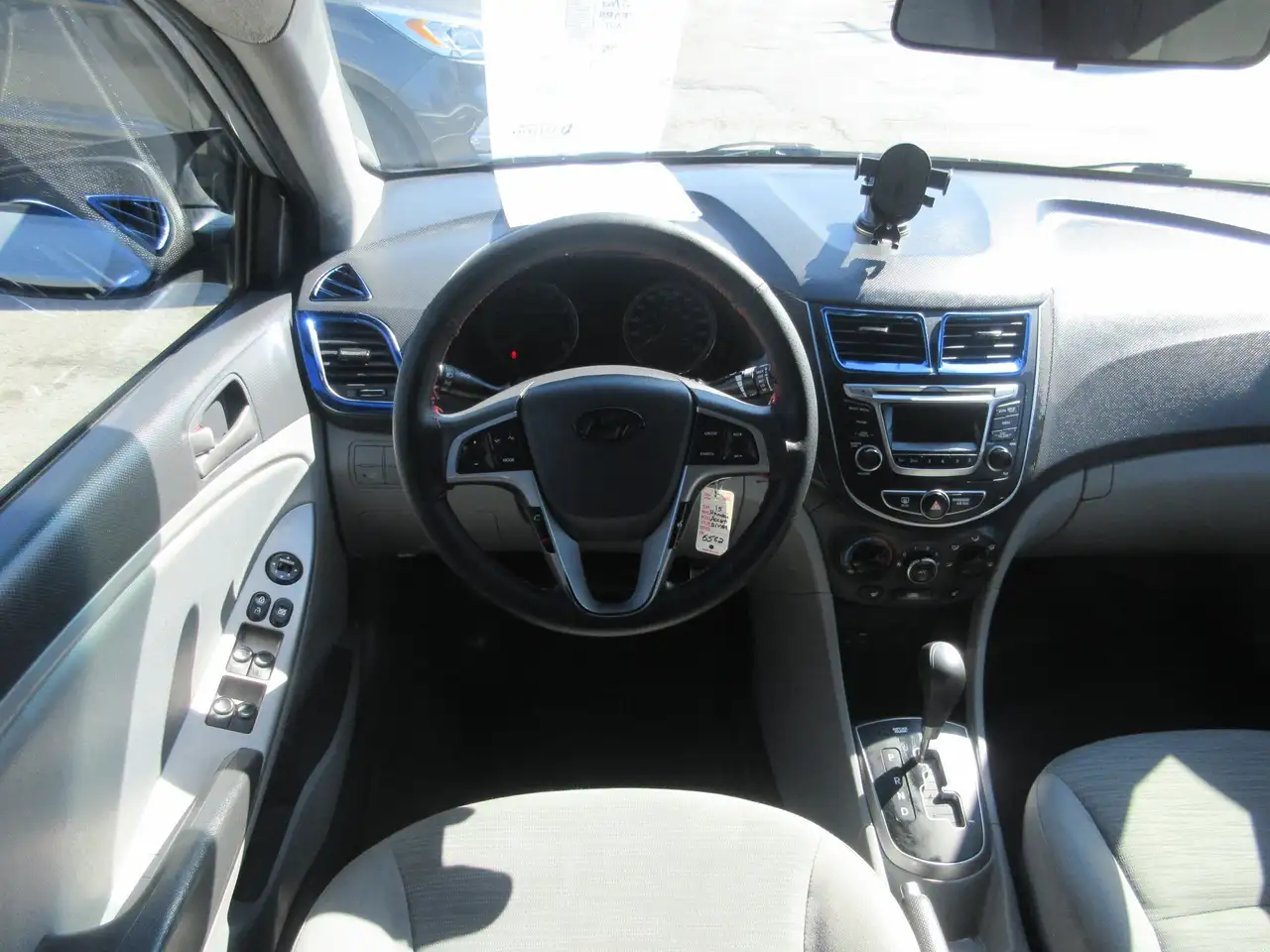 Hyundai ACCENT снимка Hyundai ACCENT