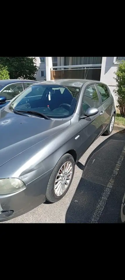 Alfa-romeo 147 1.9 JTD - 115 Maestria