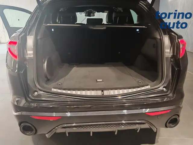 Alfa Romeo Stelvio view 28