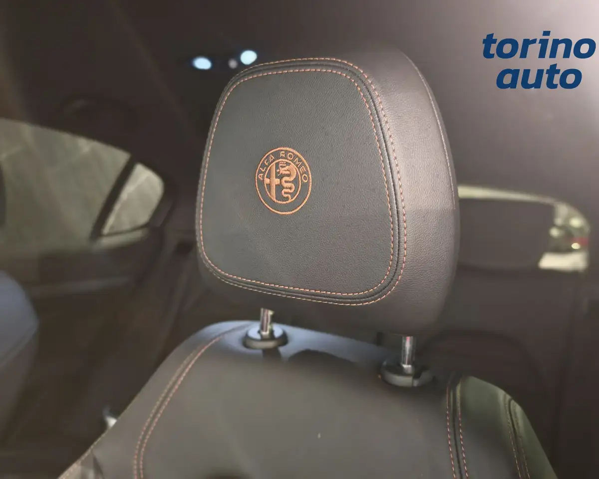 Alfa Romeo Stelvio 2025 — фото 11
