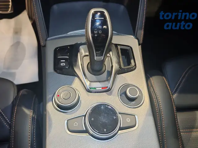 Alfa Romeo Stelvio view 23