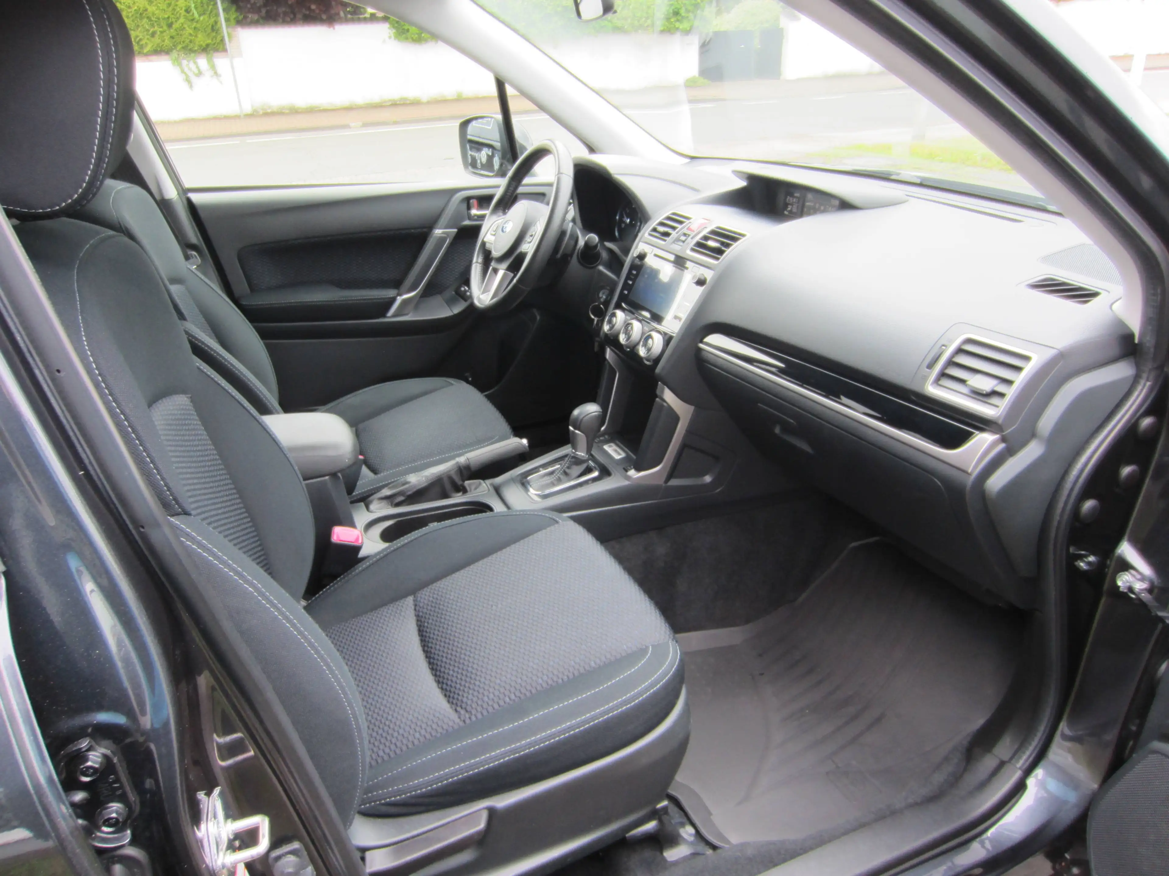 Subaru Forester Exclusive Automatik Rückfahrkamera Panoramadach — photo 9