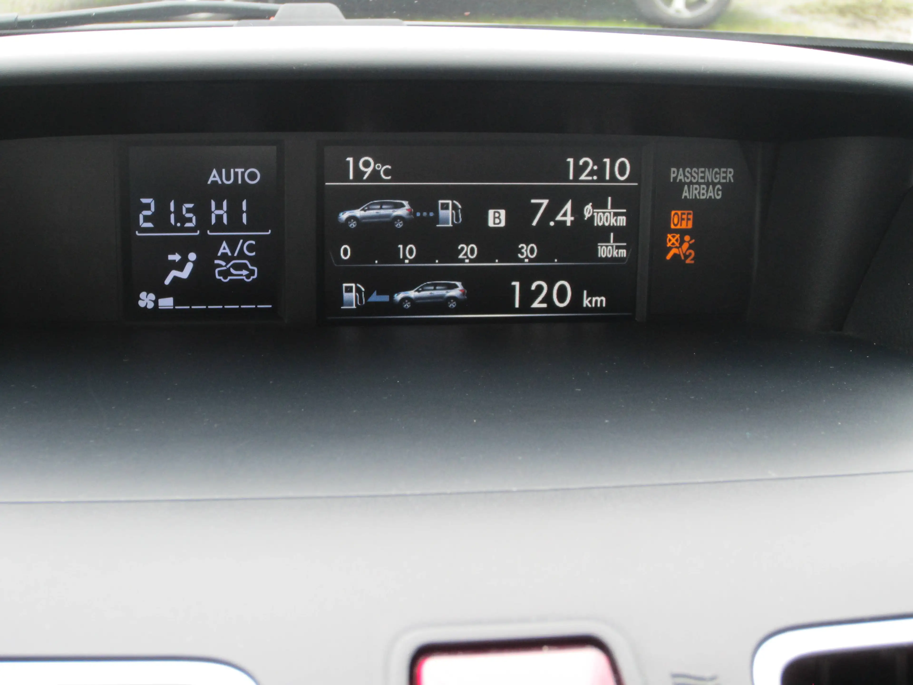 Subaru Forester Exclusive Automatik Rückfahrkamera Panoramadach — photo 17