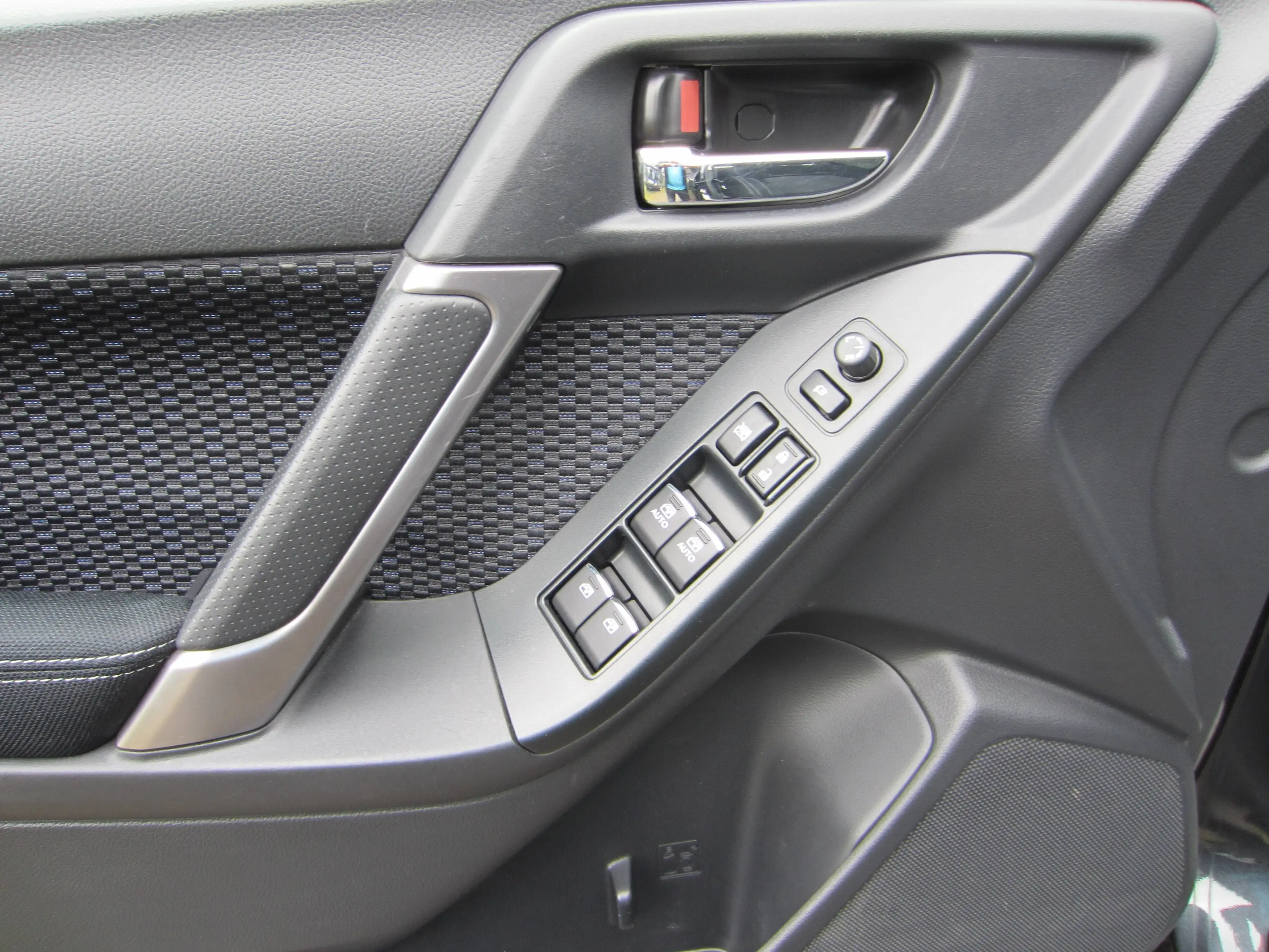 Subaru Forester Exclusive Automatik Rückfahrkamera Panoramadach — photo 13