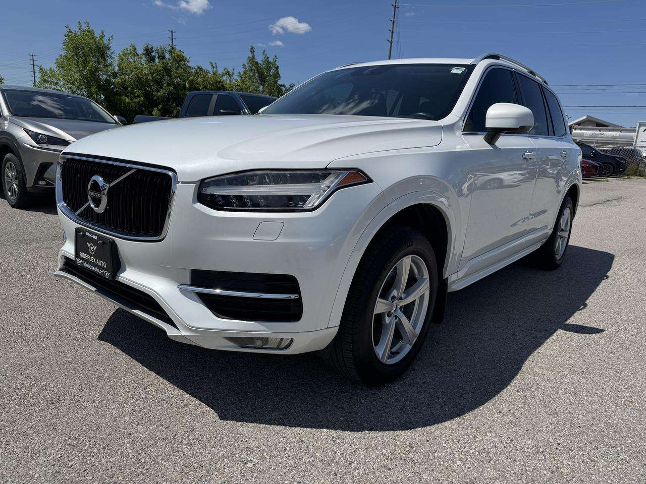 2017 Volvo XC90 T5 Momentum