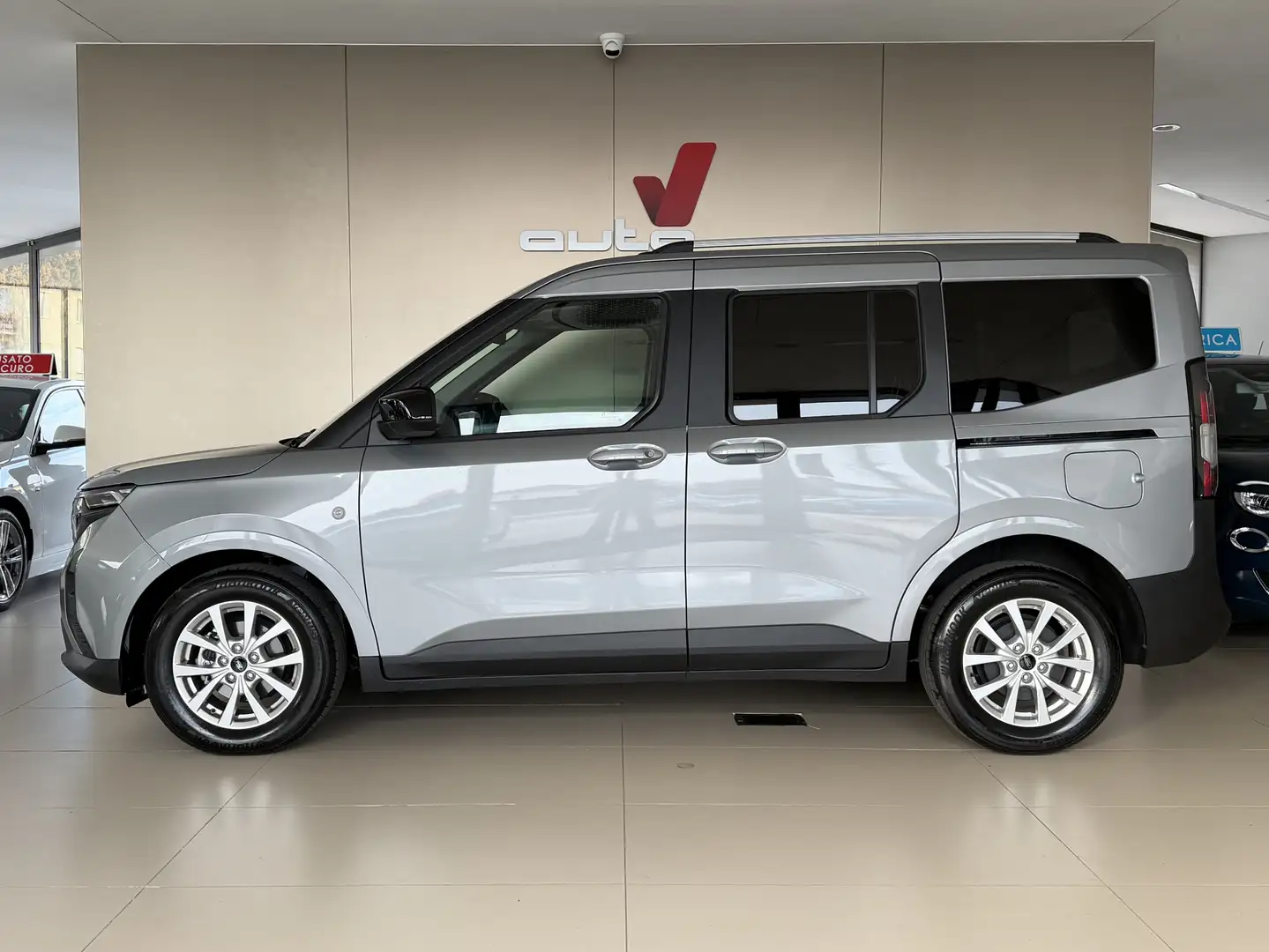 Ford Tourneo Courier 1.0 EcoBoost Powershift Titanium Argento - 1