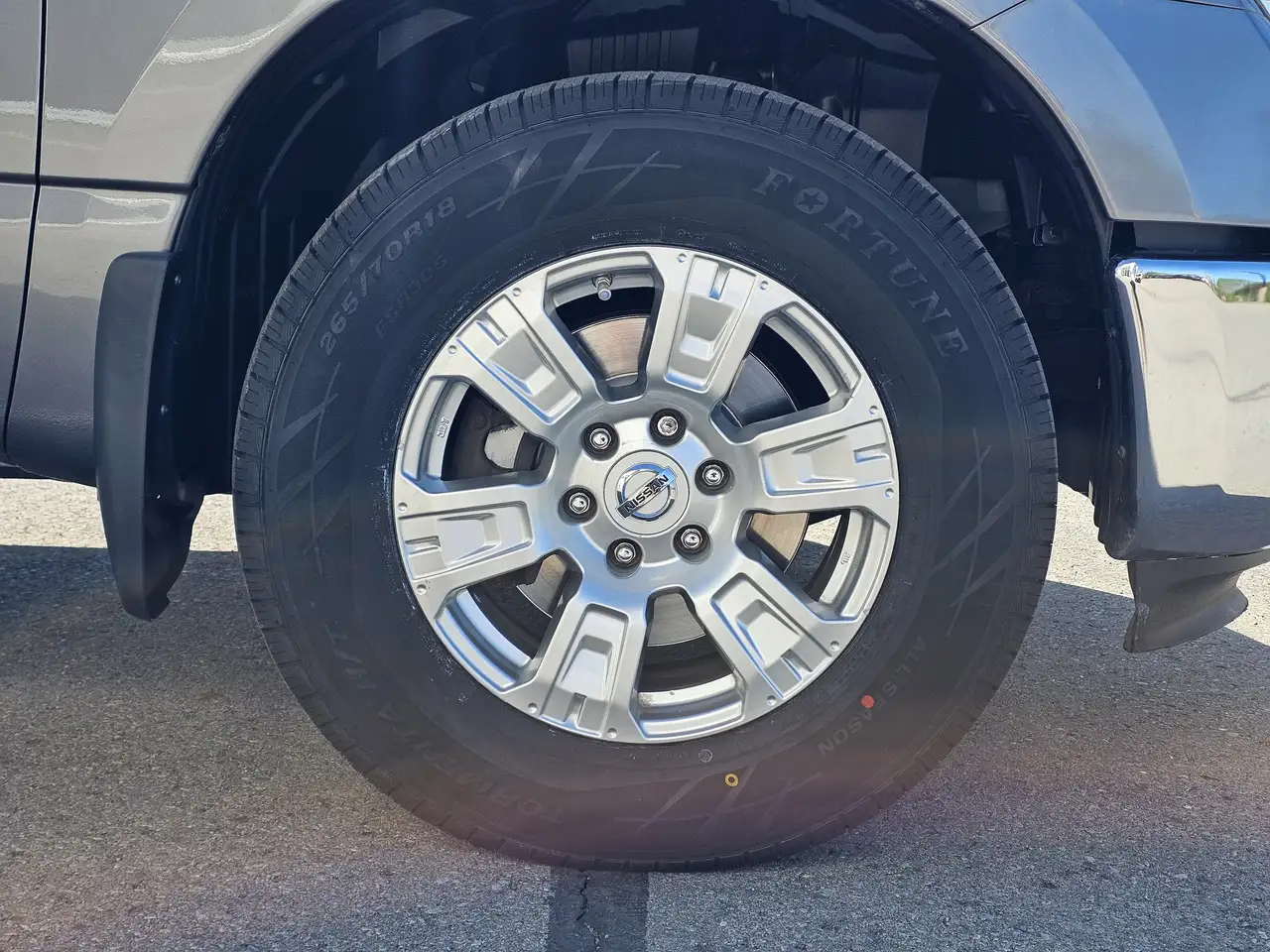 Nissan Titan снимка Nissan Titan