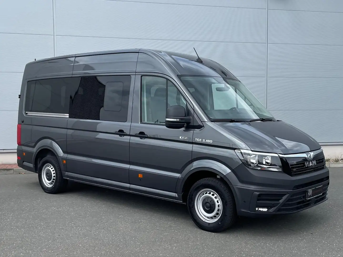 MAN TGE 3.180 Kombi L3H2 4x4 TEMPOMAT KAMERA 8-SITZE Grau - 2