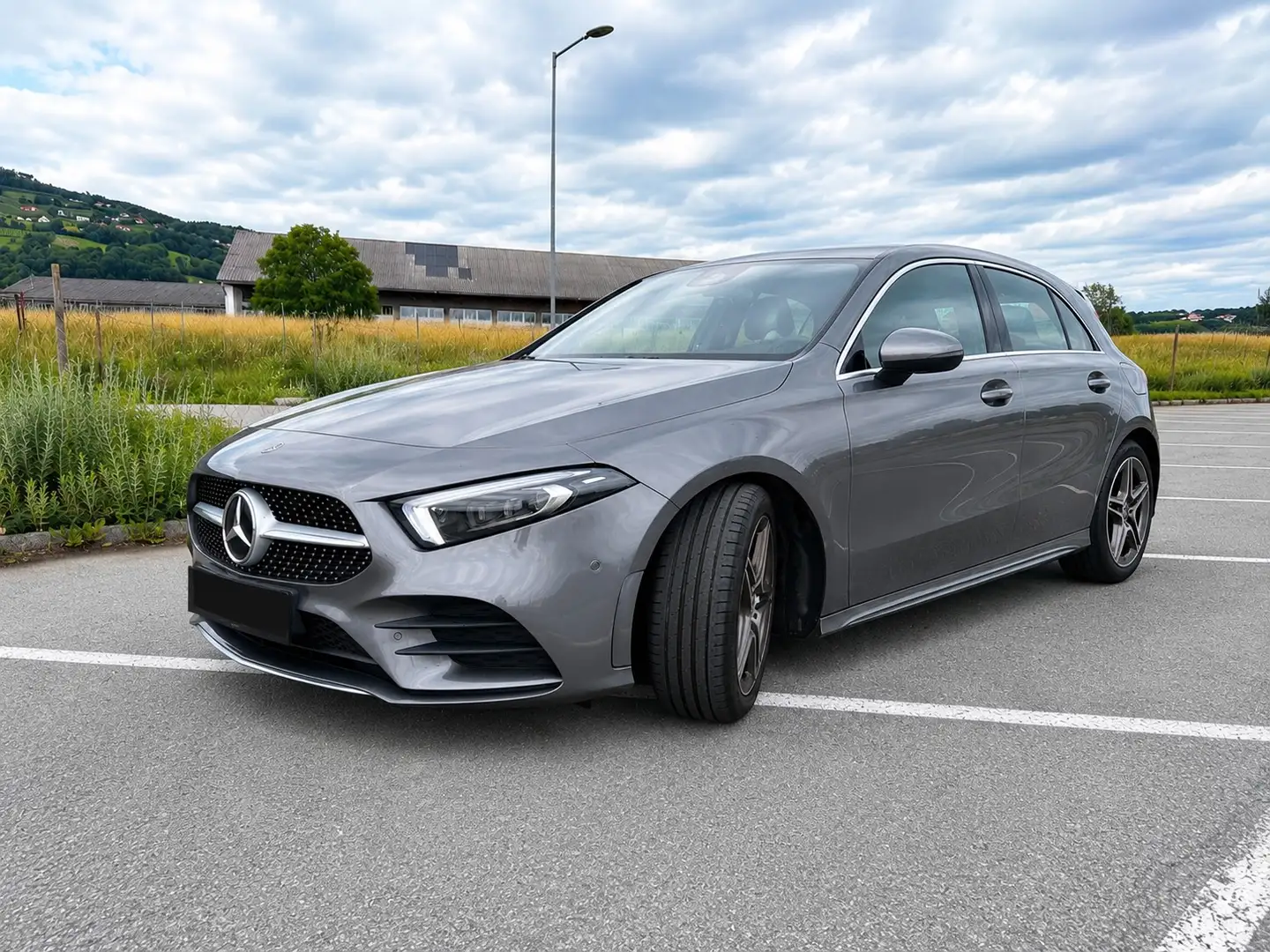 Mercedes-Benz A 180 AMG-Paket // Aut. Grau - 1