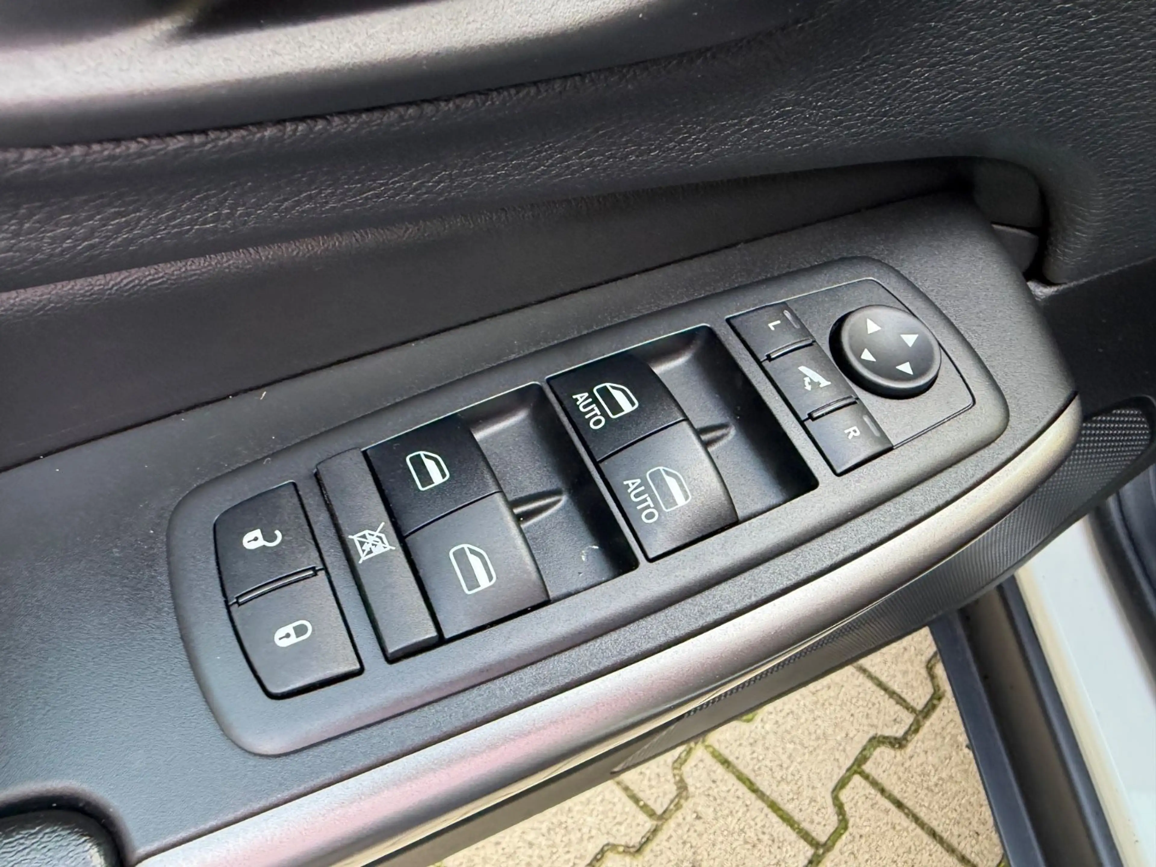 Jeep Cherokee Limited 4WD/AHK/LEDER/AUTOM*/NAVI/ — photo 11