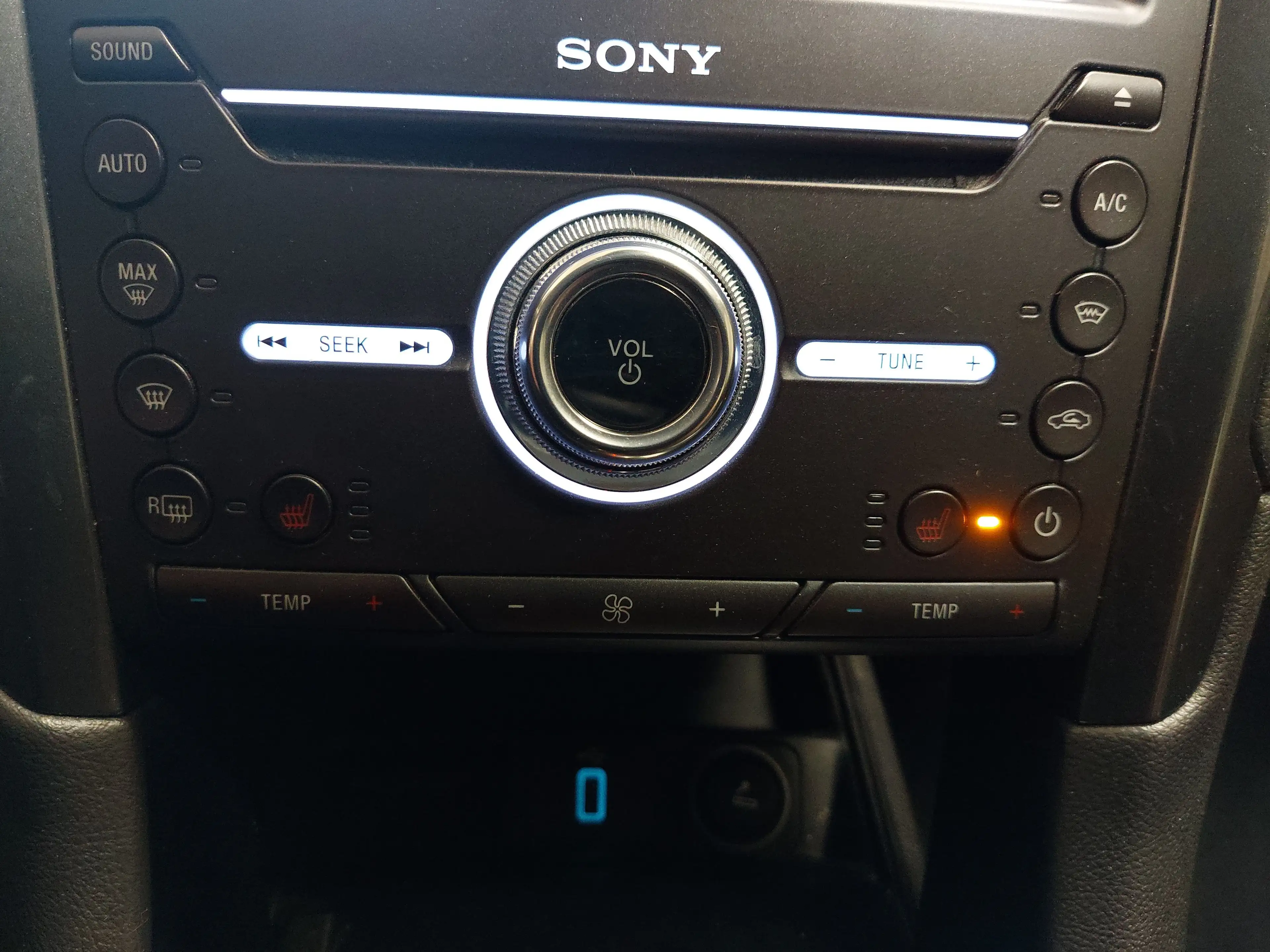 Ford Mondeo — photo 15