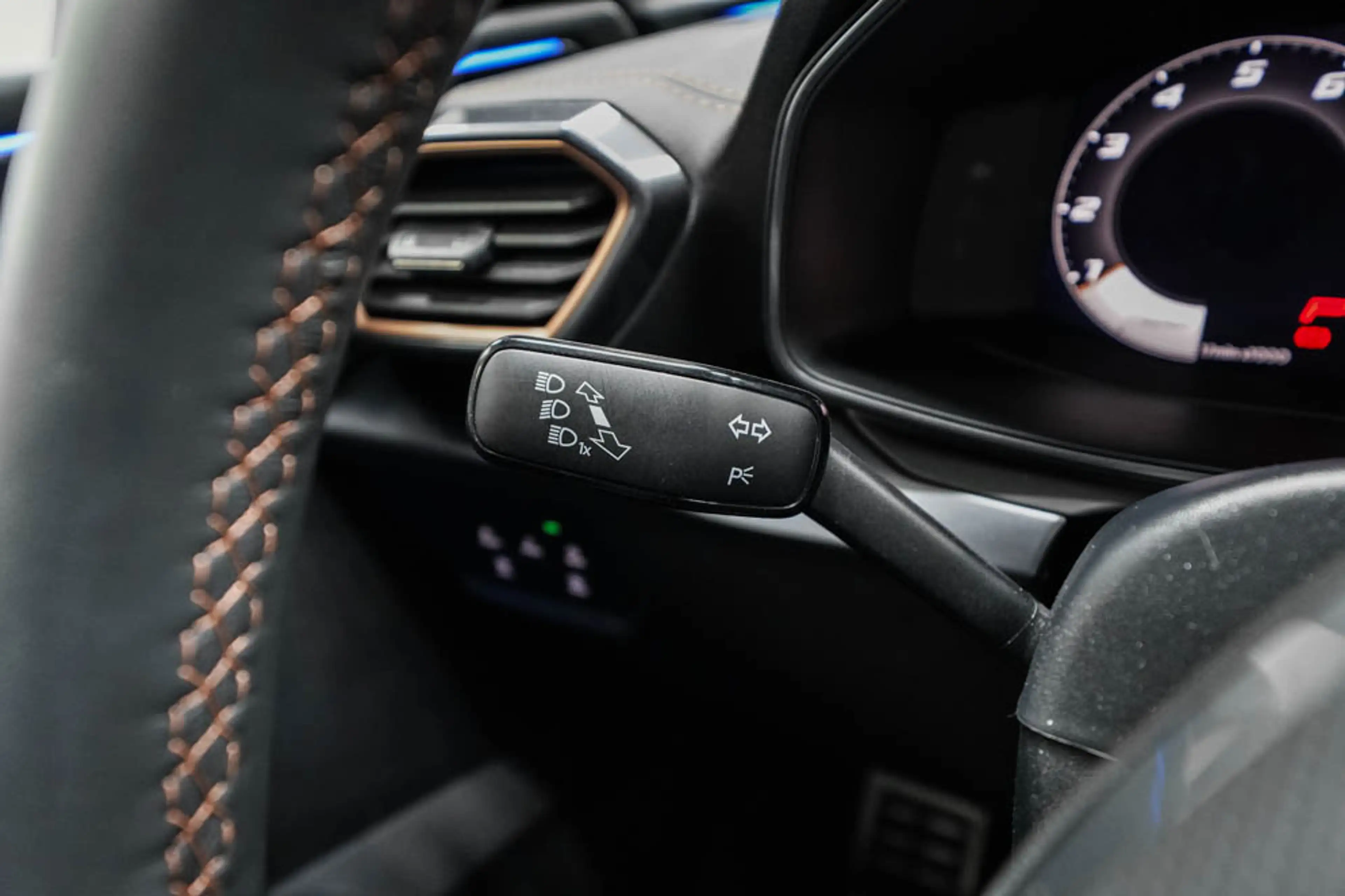 CUPRA Leon ST 2,0 TSI DSG 4x4 VZ - LAGER — photo 9