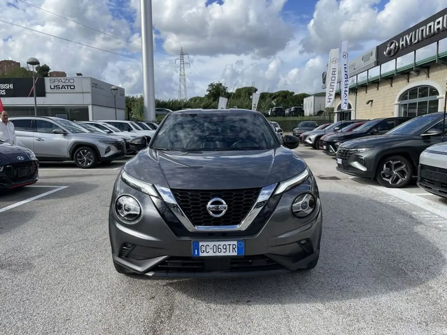 Nissan Juke 1.0 DIG-T DCT N-Connecta siva - 2