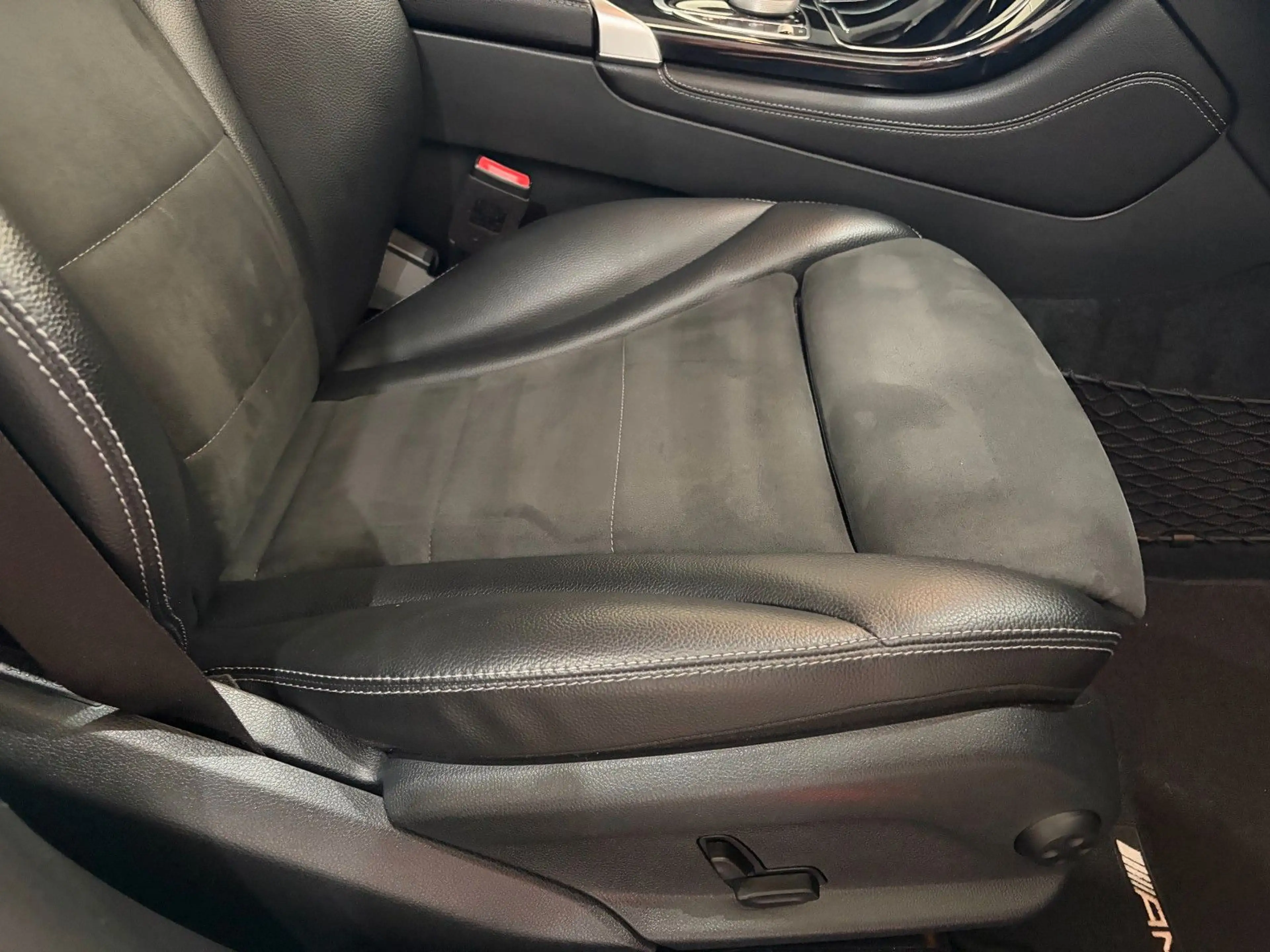 Mercedes-Benz GLC 250 *4matic*Exclusive*AHK*LED* — photo 24