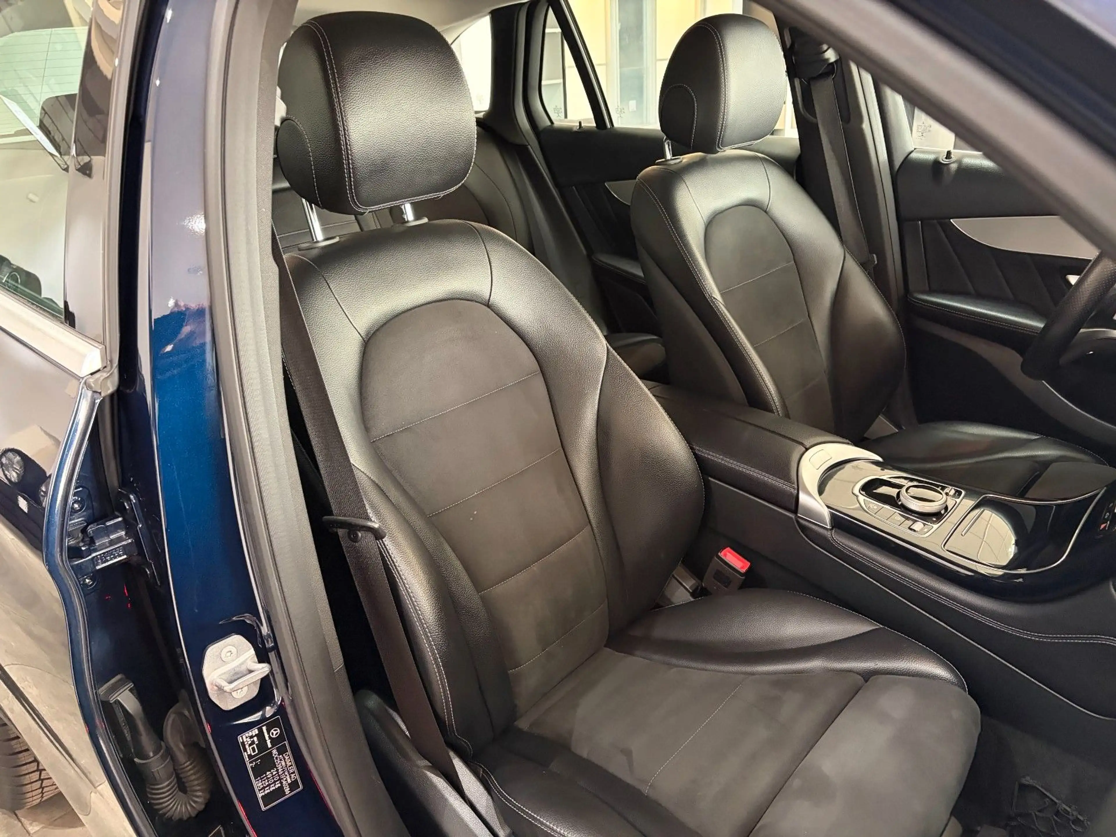 Mercedes-Benz GLC 250 *4matic*Exclusive*AHK*LED* — photo 27