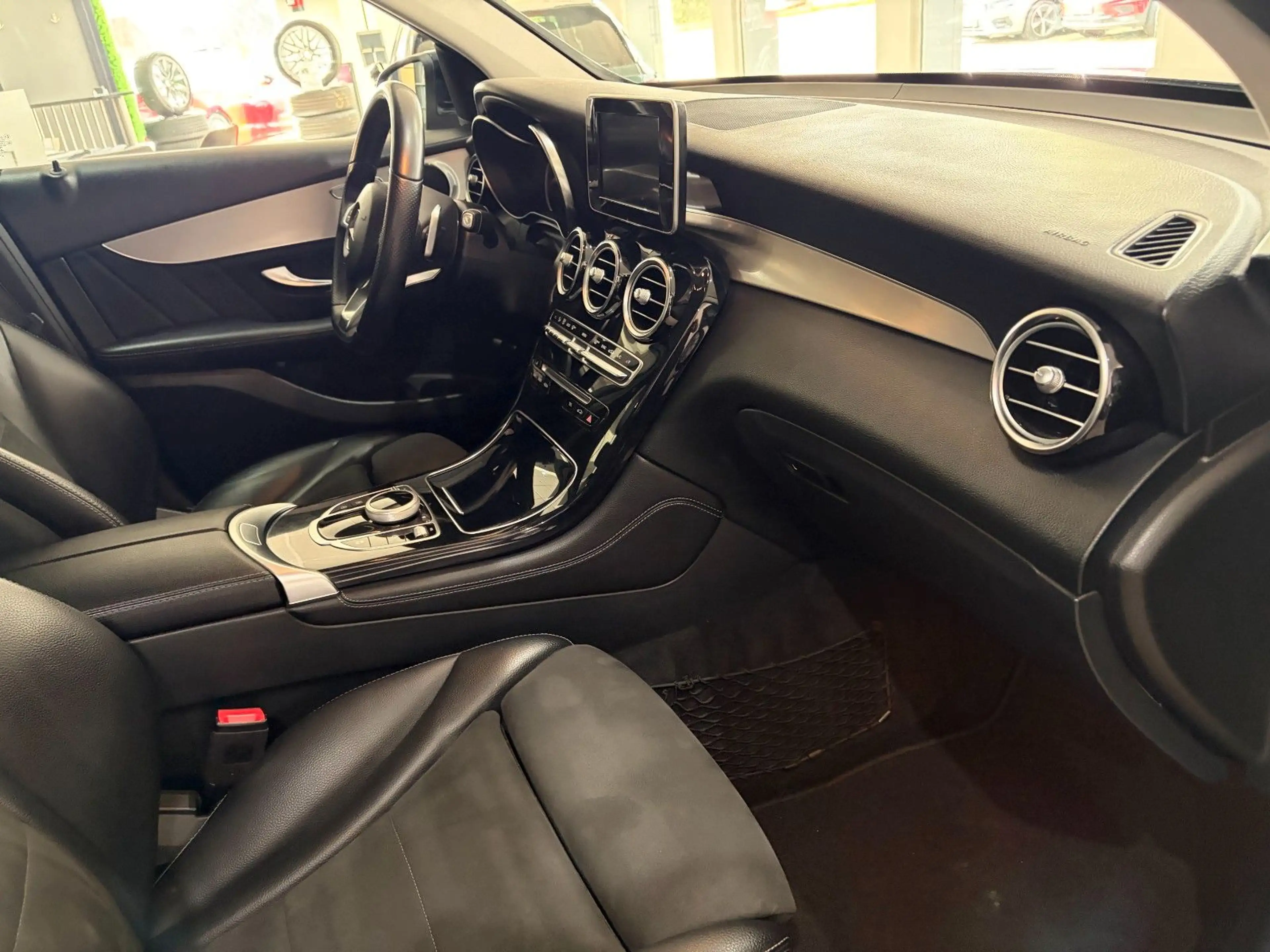 Mercedes-Benz GLC 250 *4matic*Exclusive*AHK*LED* — photo 21