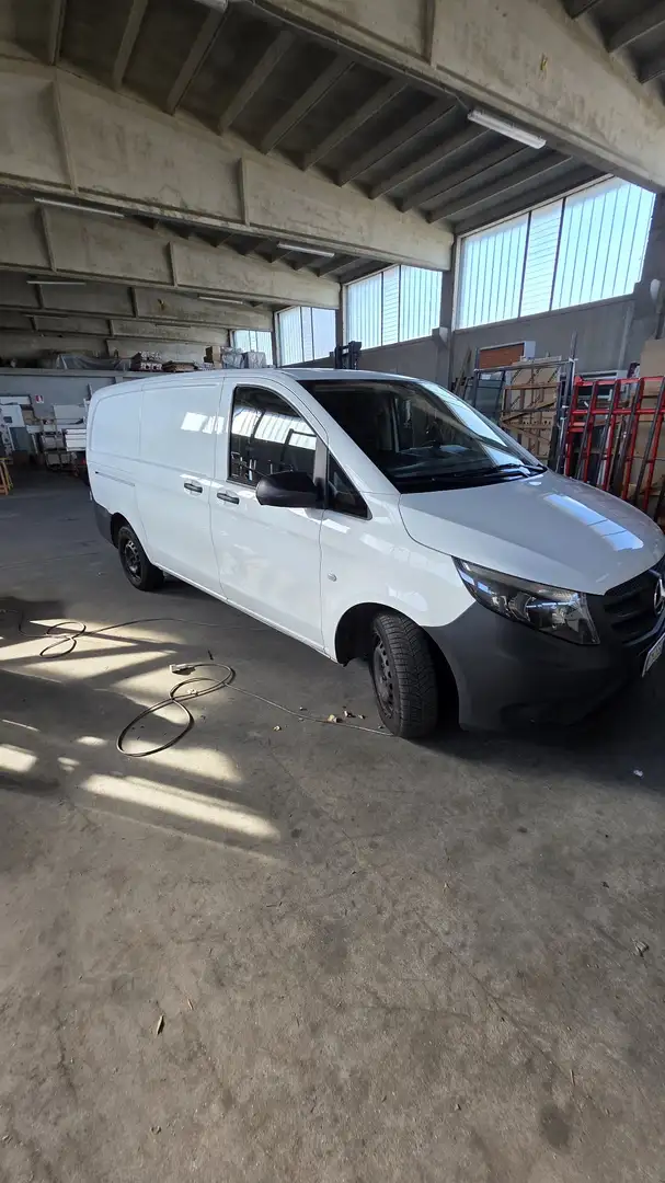 Mercedes-Benz Vito 111 Bianco - 1