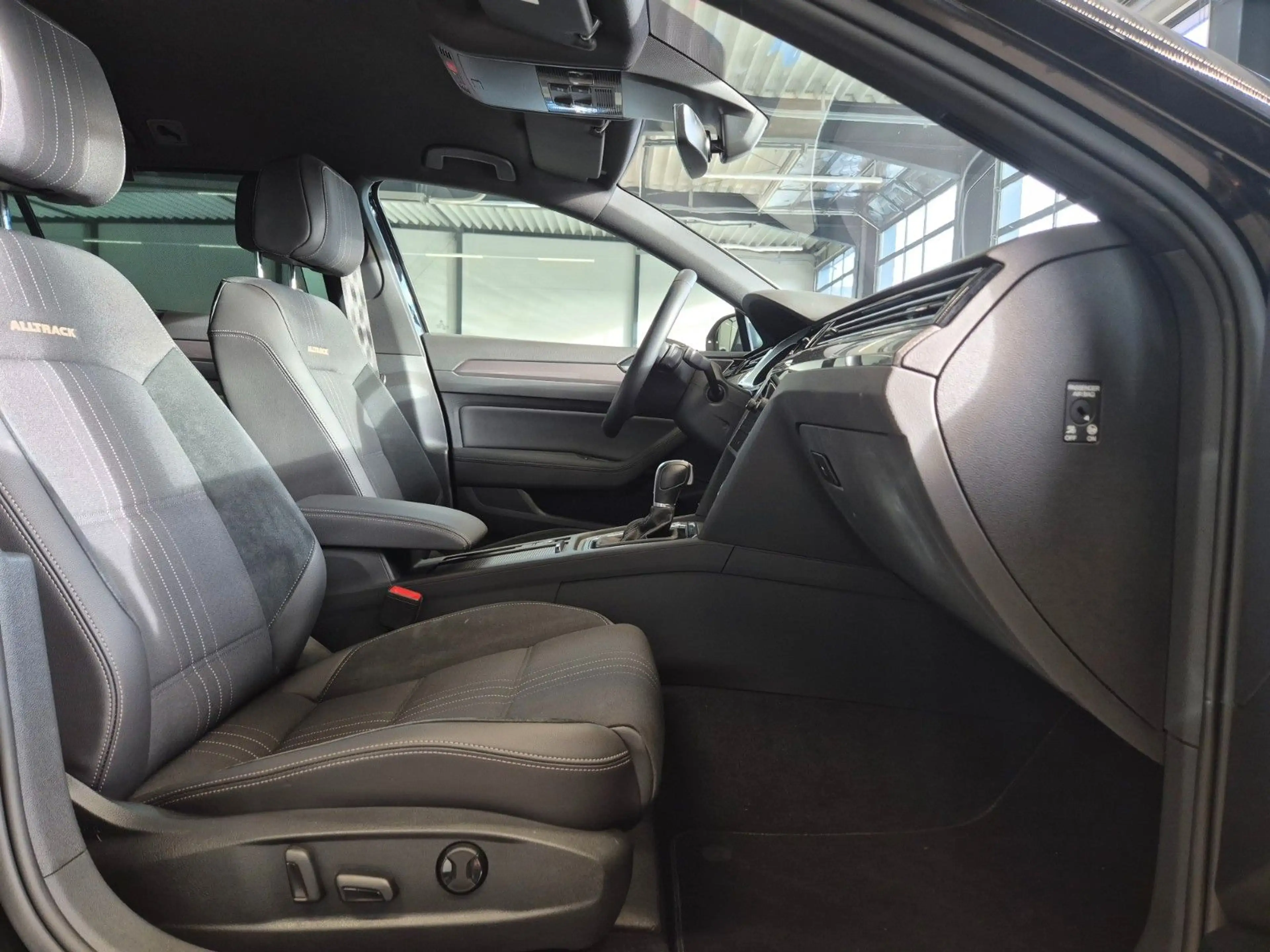 Volkswagen Passat Variant PASSAT ALLTRACK 2.0TDI 4M NAVI 360CAMERA ACC AHK — photo 11