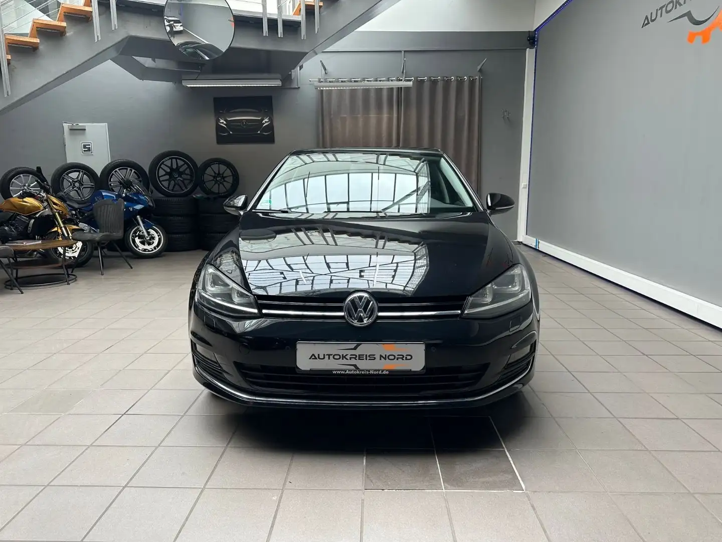 Volkswagen Golf VII Highline BMT+BI-XENON+AUTOMATIK+KAMARA+ Schwarz - 2