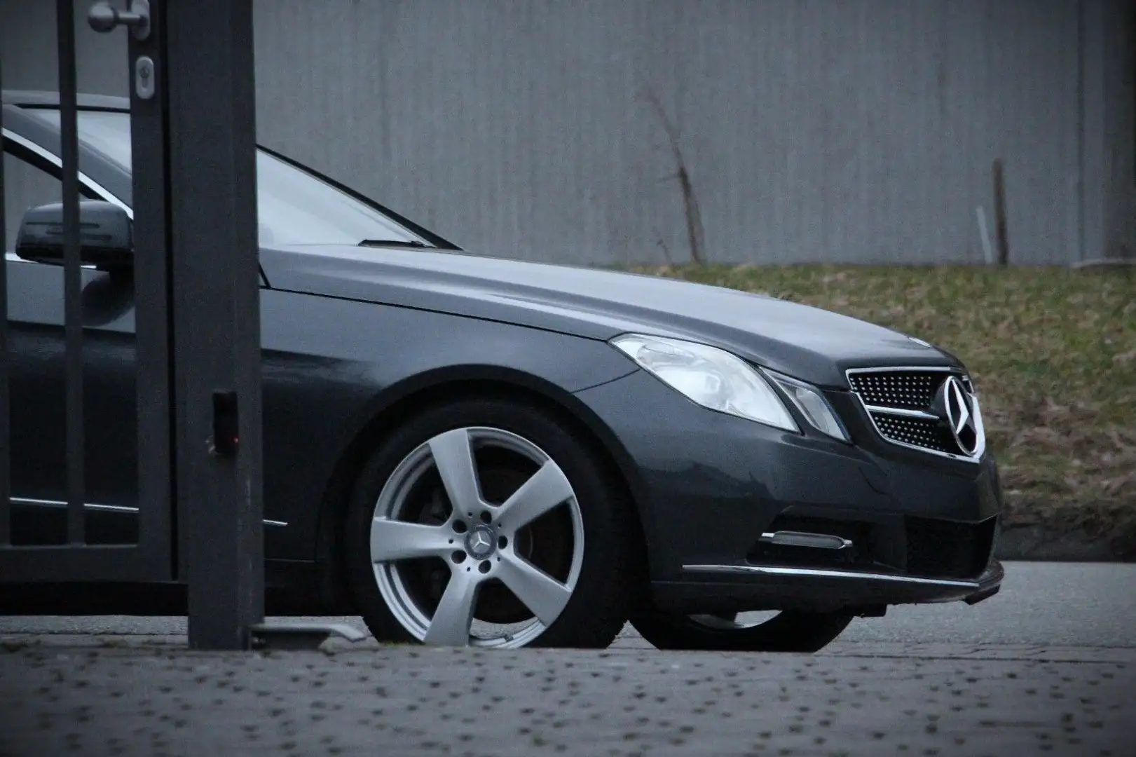 Mercedes-Benz E 350 E350 Cabrio Aircap/Airscarf/H&K/Vollleder/Kamera Grijs - 1
