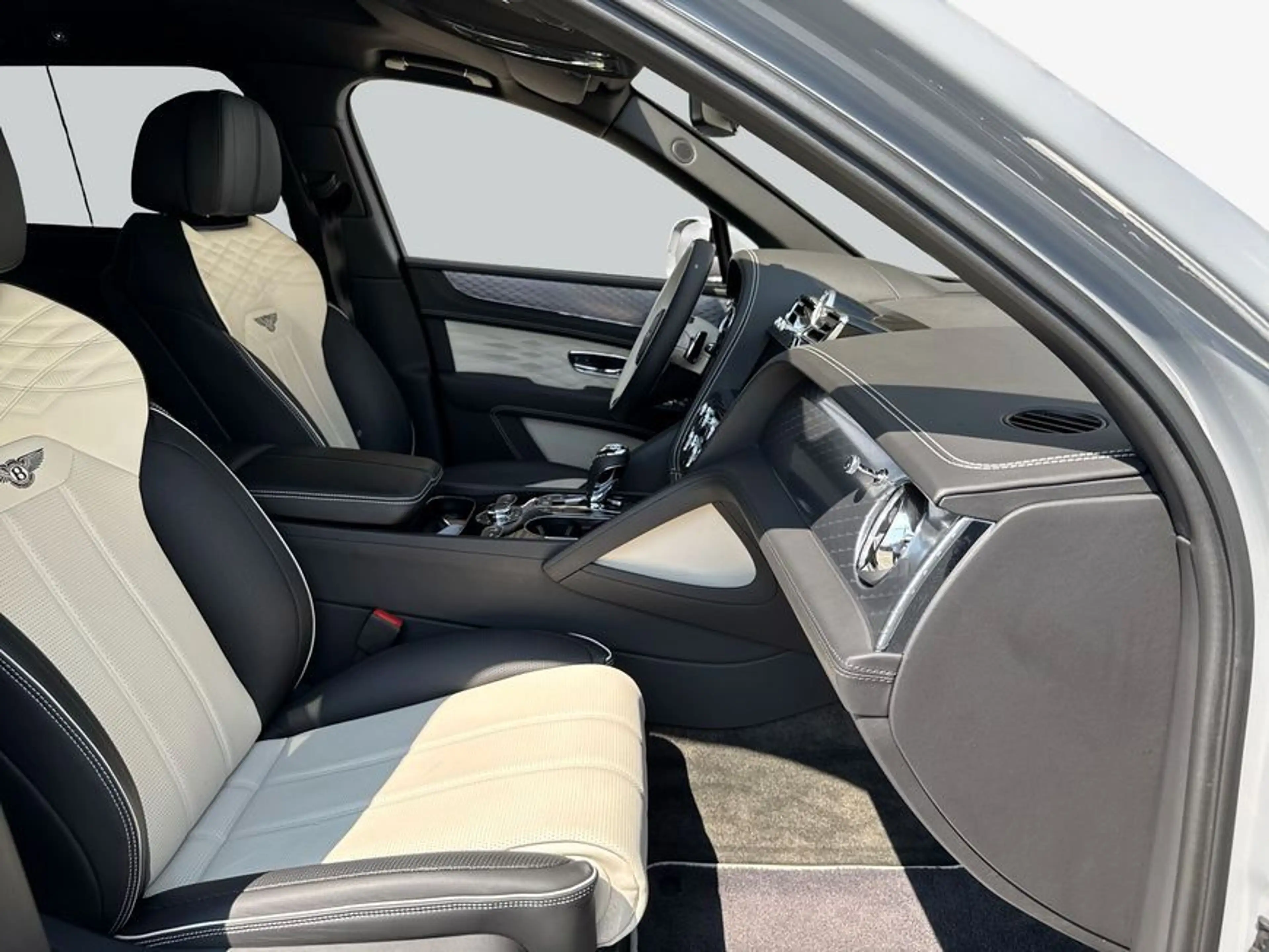 Bentley Bentayga New Bentayga V8 Azure First Edition EWB — photo 15
