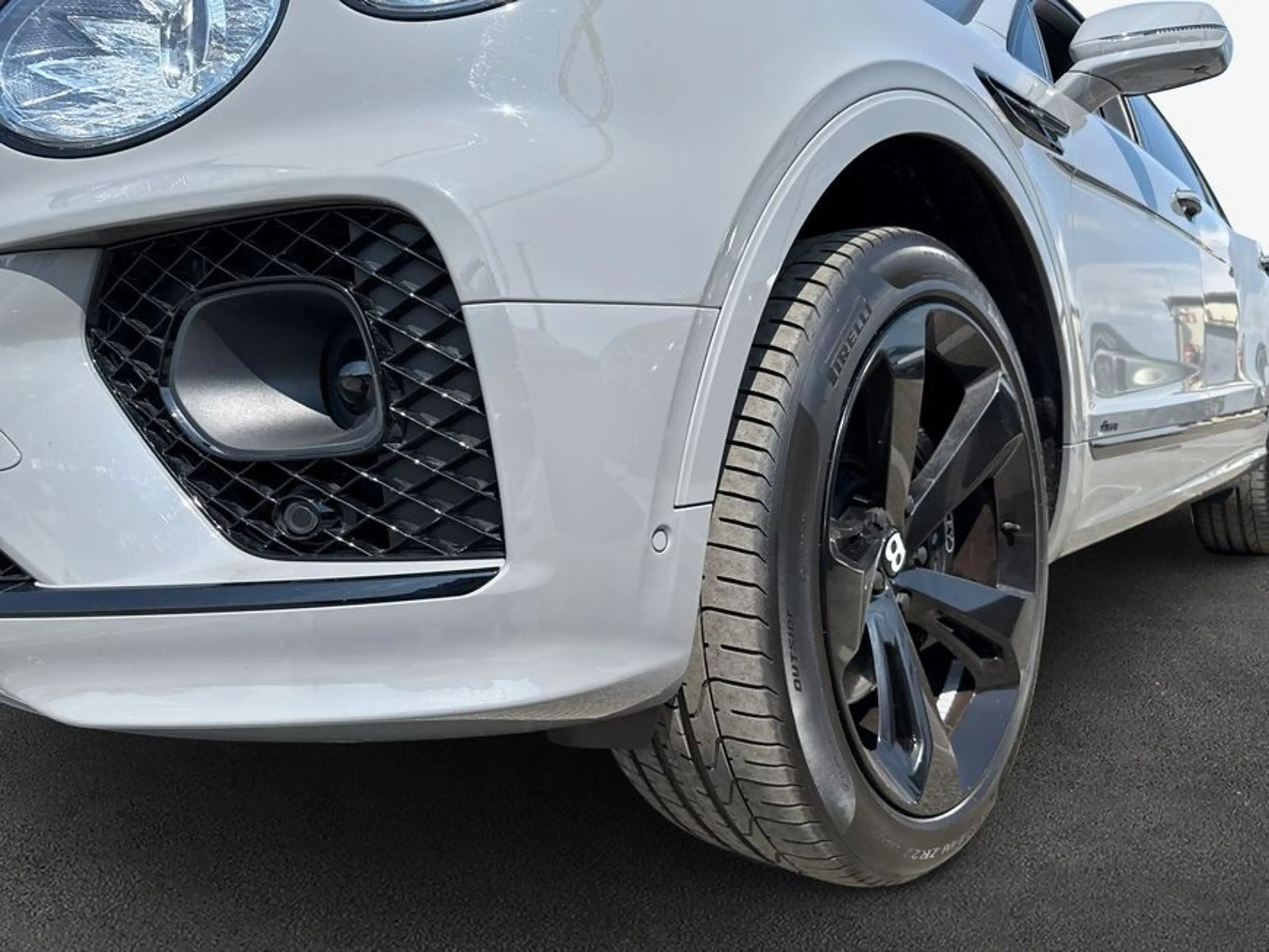 Bentley Bentayga New Bentayga V8 Azure First Edition EWB