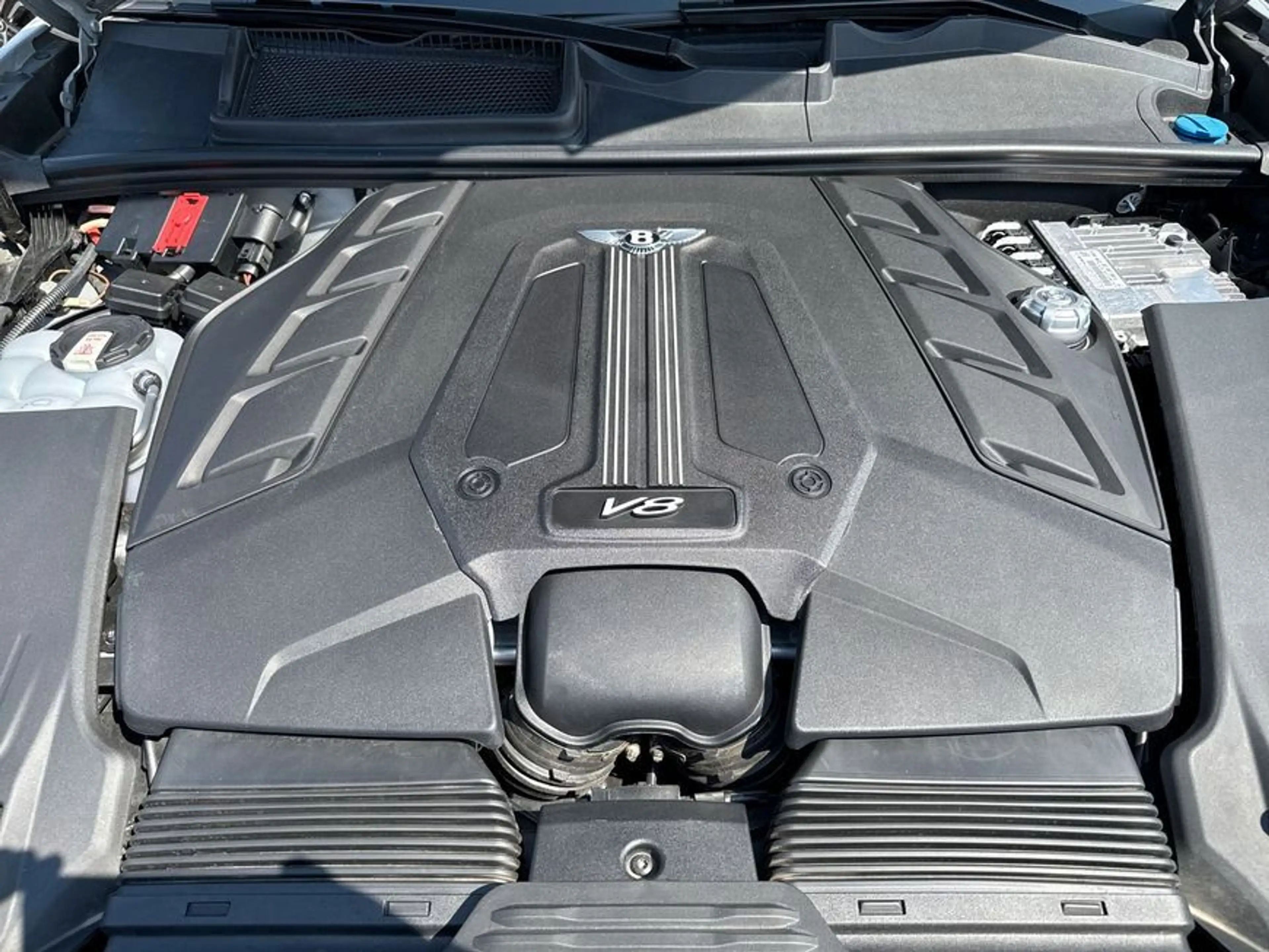 Bentley Bentayga New Bentayga V8 Azure First Edition EWB — photo 10