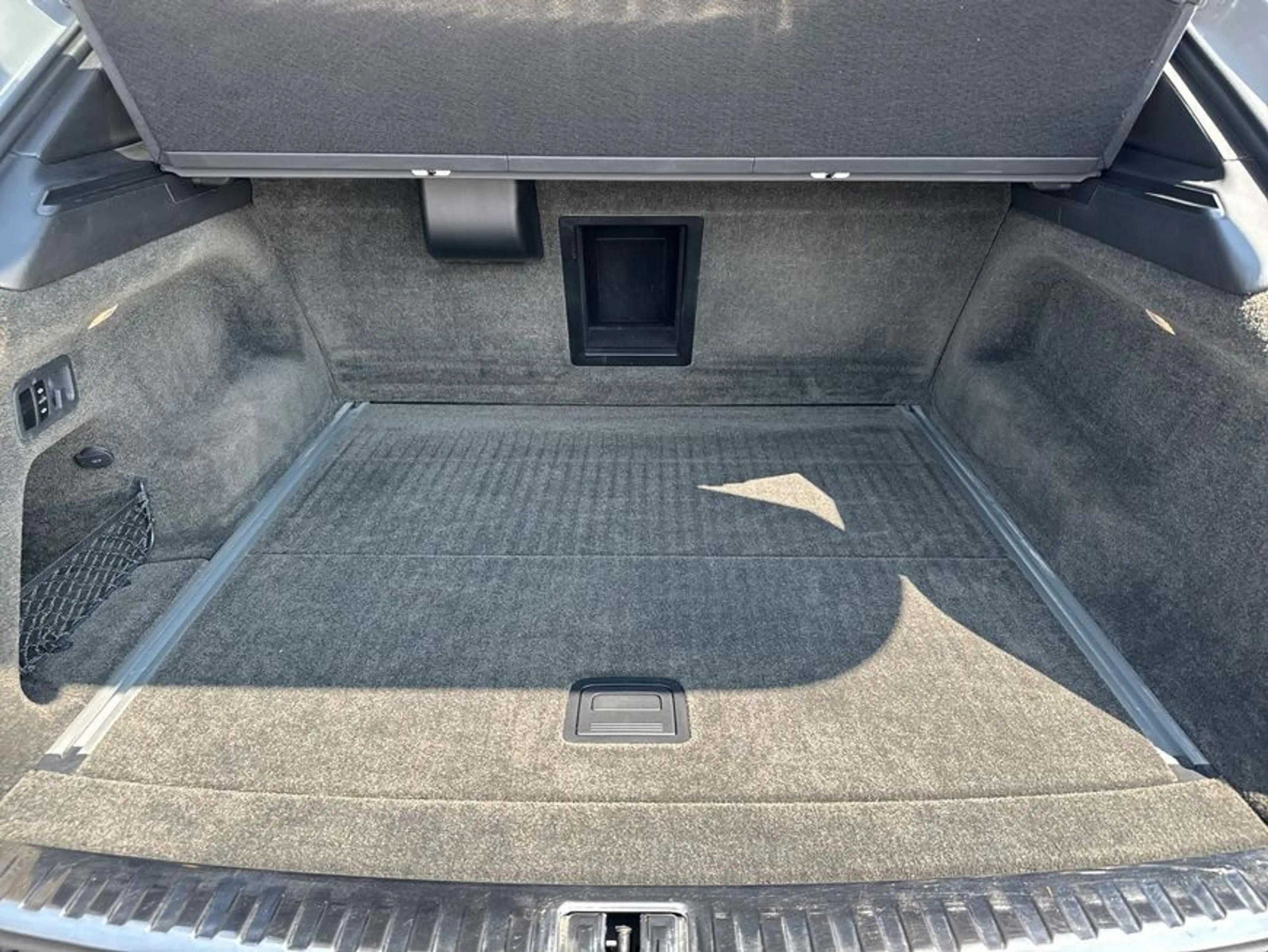 Bentley Bentayga New Bentayga V8 Azure First Edition EWB — photo 11