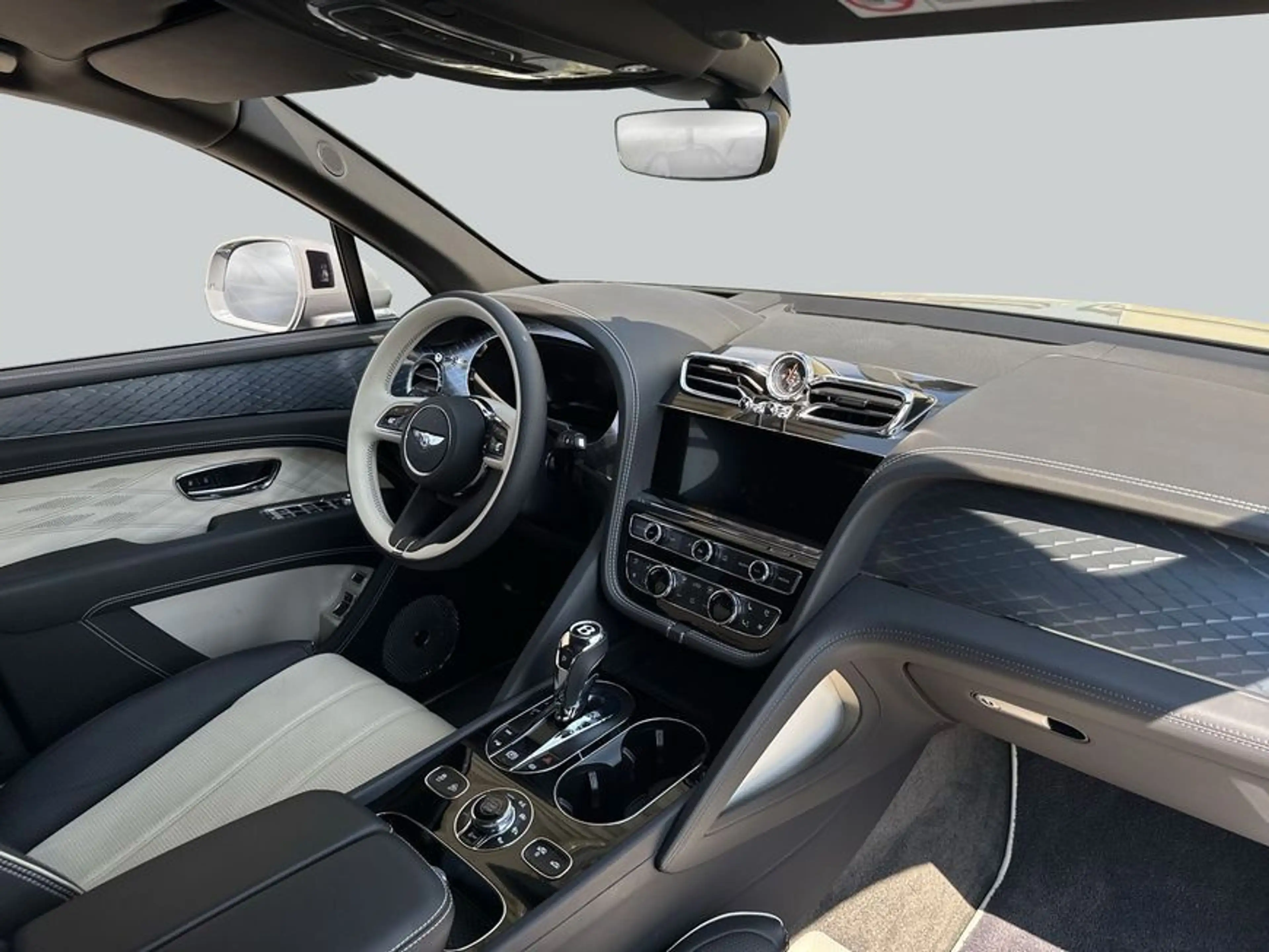 Bentley Bentayga New Bentayga V8 Azure First Edition EWB — photo 3