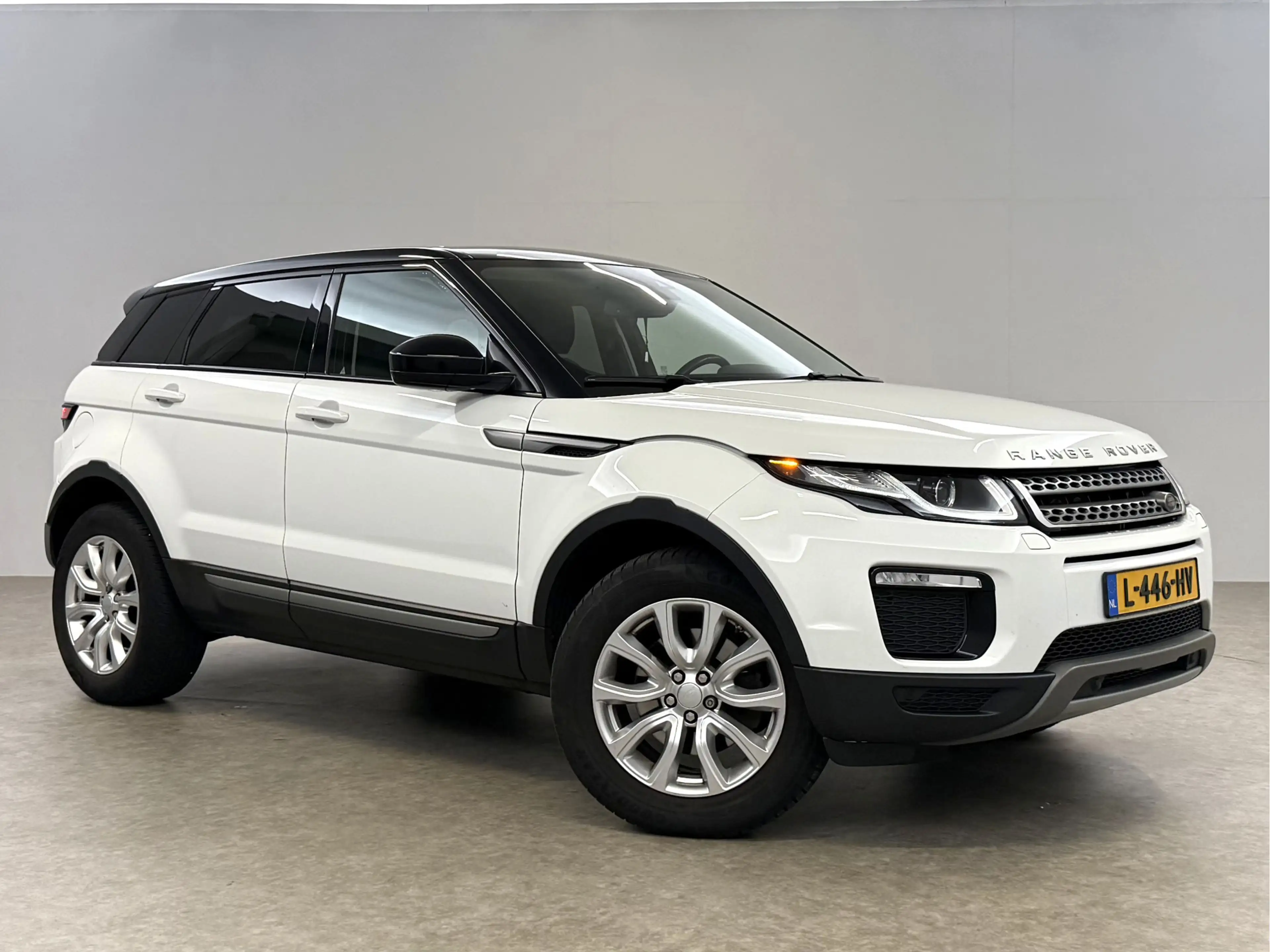 Land Rover Range Rover Evoque 2.0 TD4 HSE | EXPORT | Camera | Cruise | Memory | — photo 6