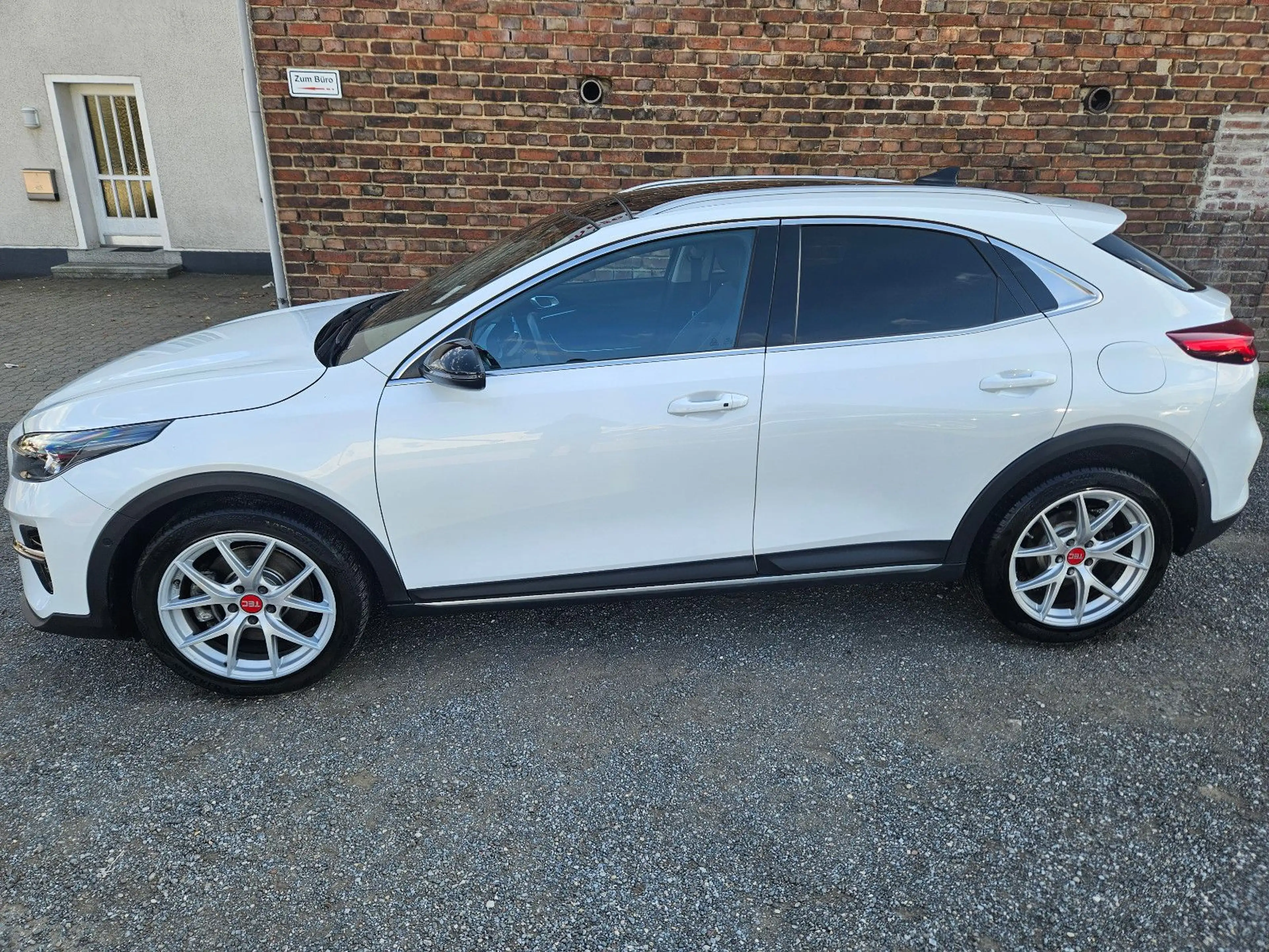 Kia XCeed Platinum Edition — photo 2