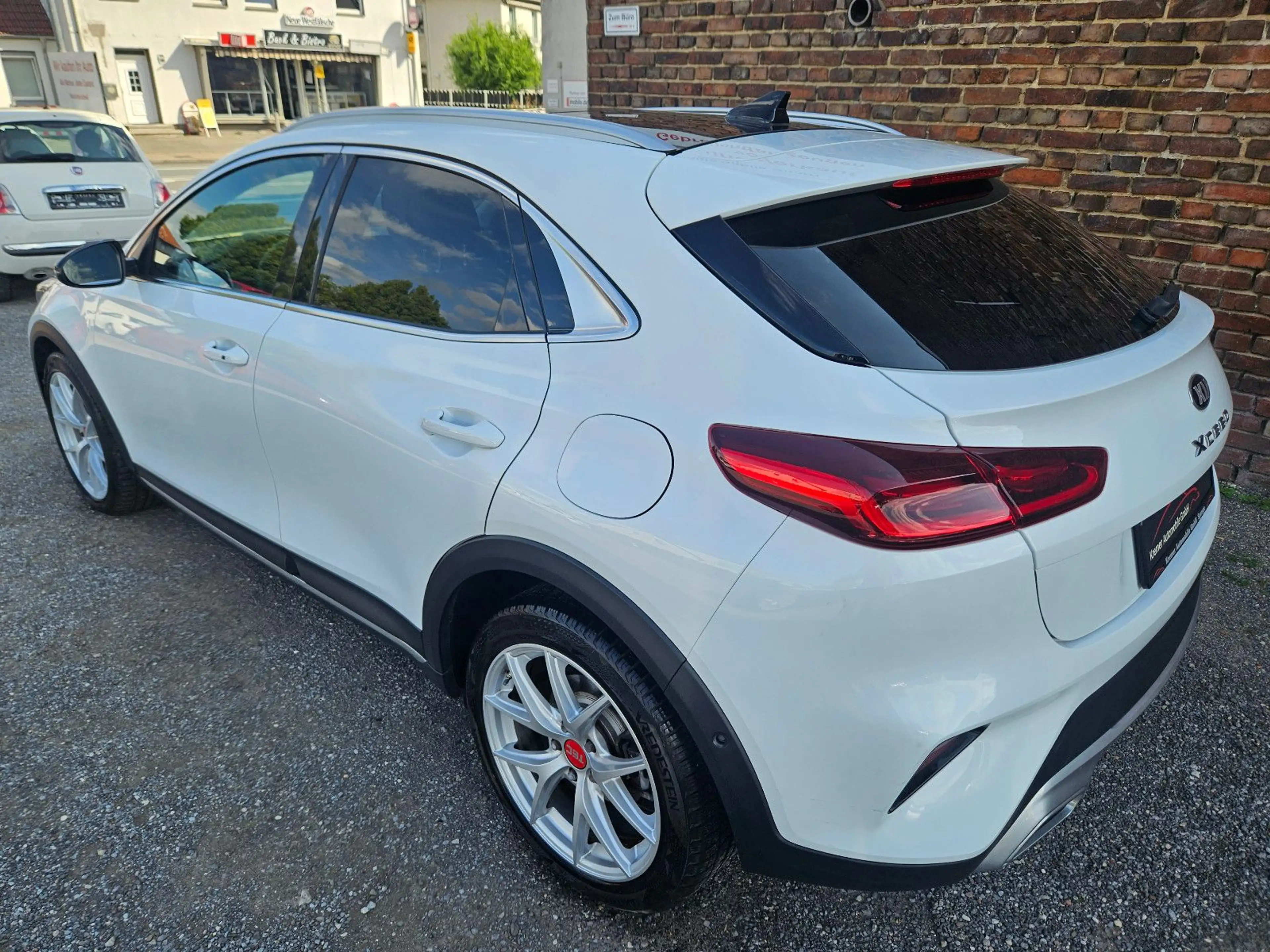 Kia XCeed Platinum Edition — photo 3