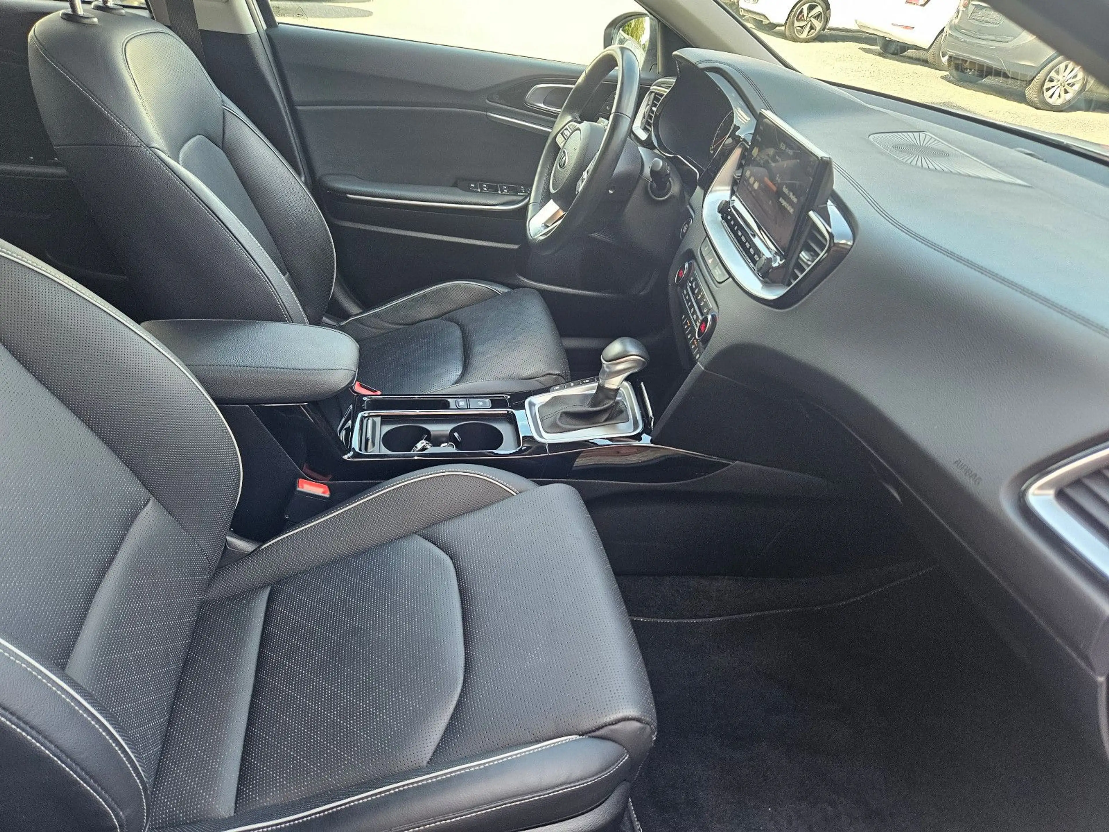Kia XCeed Platinum Edition — photo 12