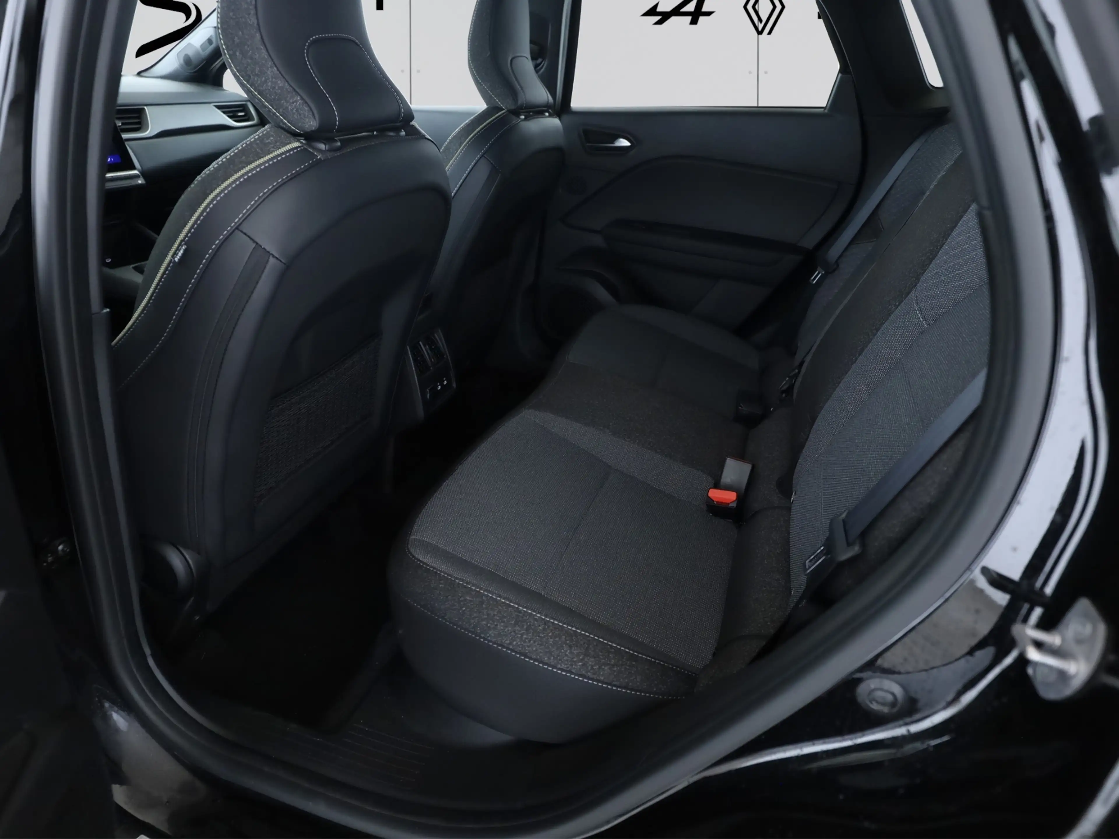 Renault Symbioz Mild-Hybrid 140 Techno*NAVI*SHZ*LHZ* — photo 9