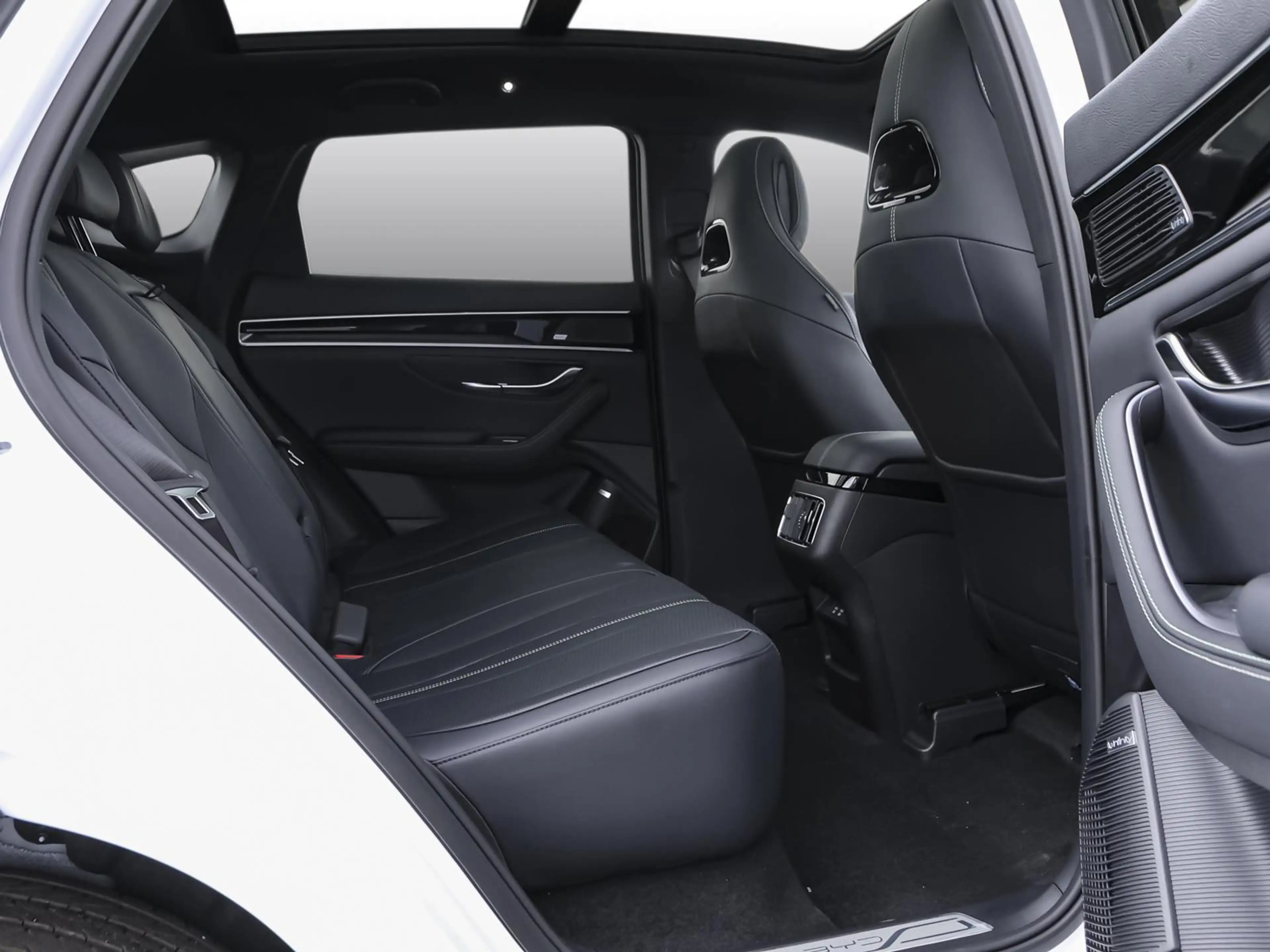 BYD Seal U DM-i Boost LEDER SD NAVI SHZ PDC KLIMA BT — photo 4