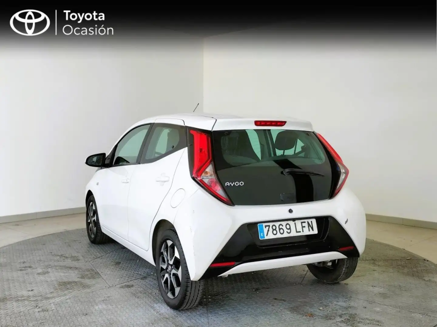 Toyota Aygo 1.0 VVT-I X-PLAY 72 5PT Blanco - 2