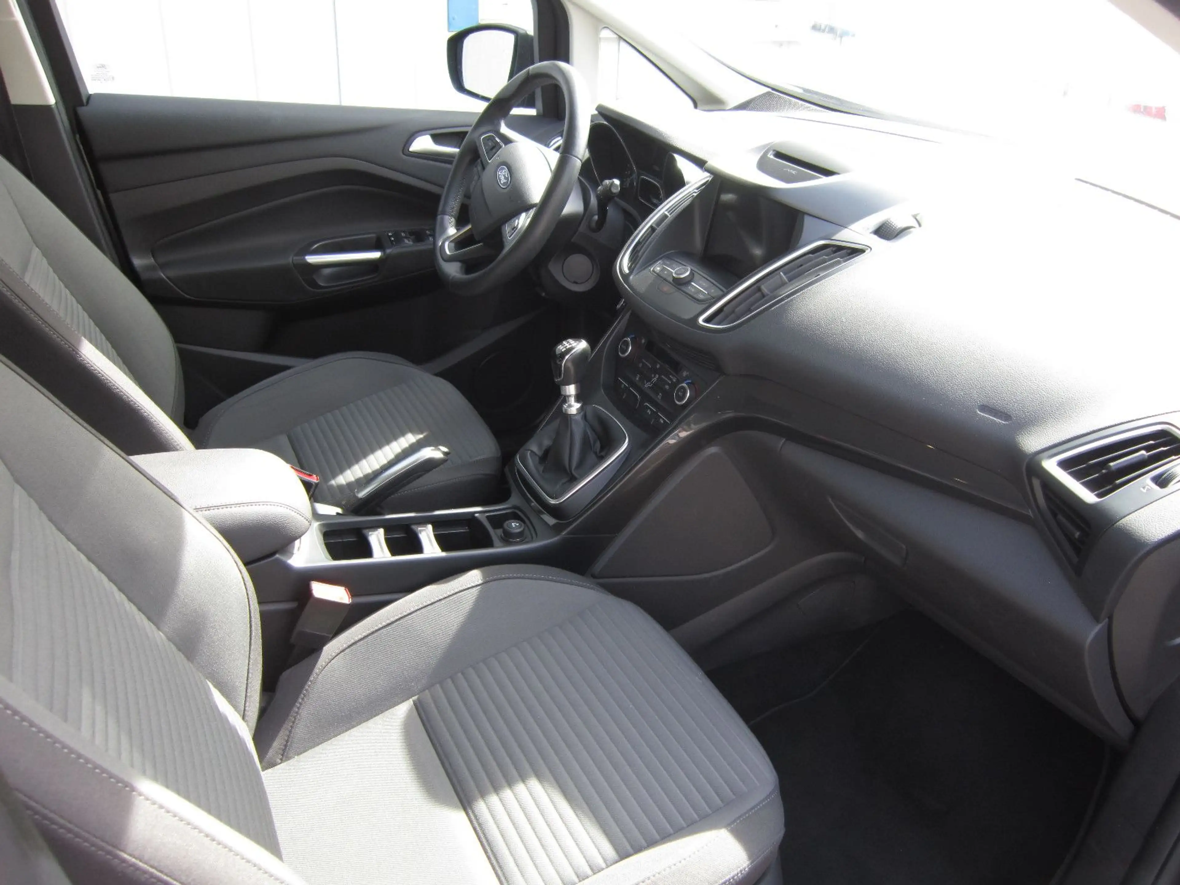Ford C-Max C-MAX Titanium — photo 10