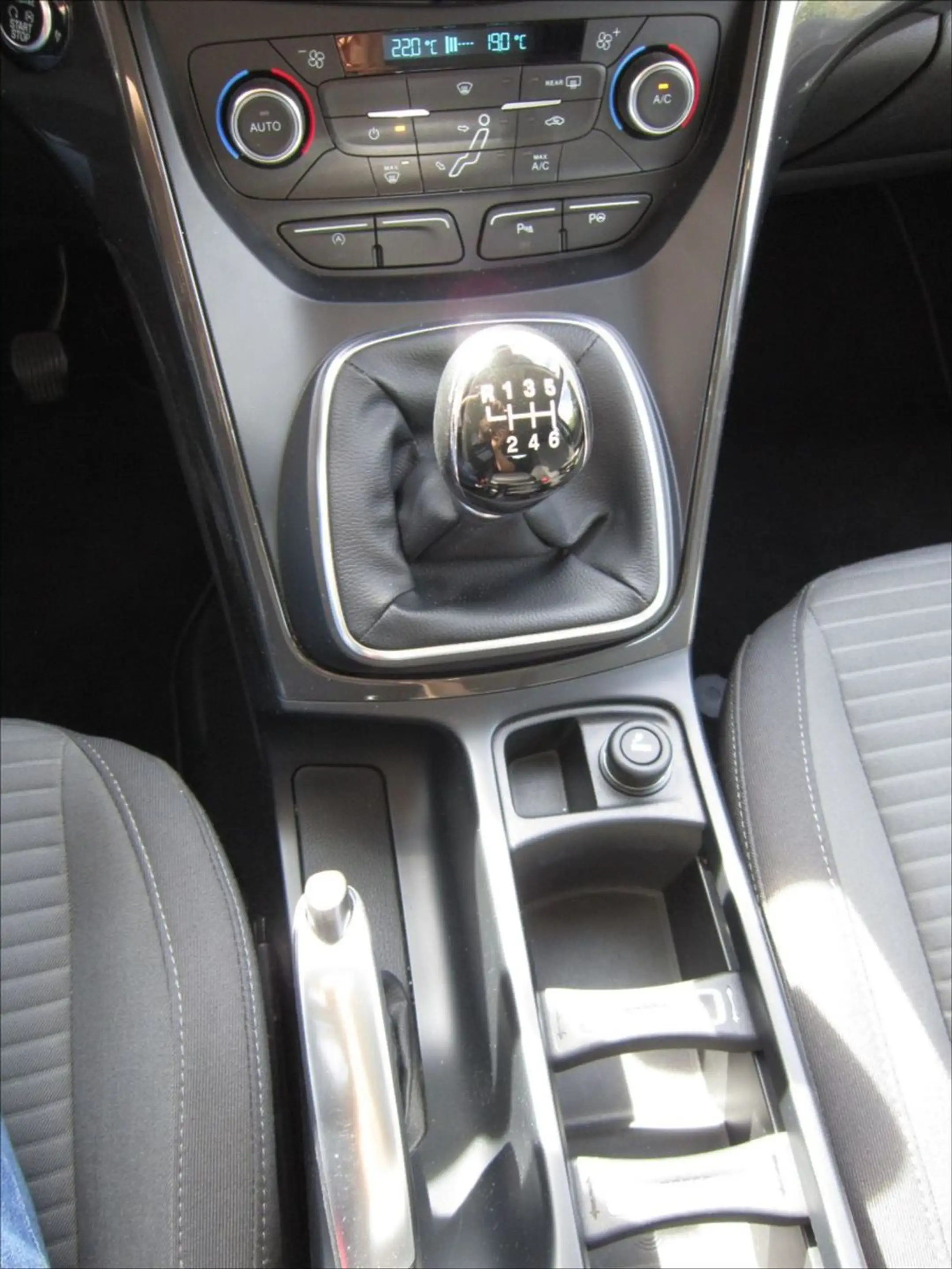 Ford C-Max C-MAX Titanium — photo 15