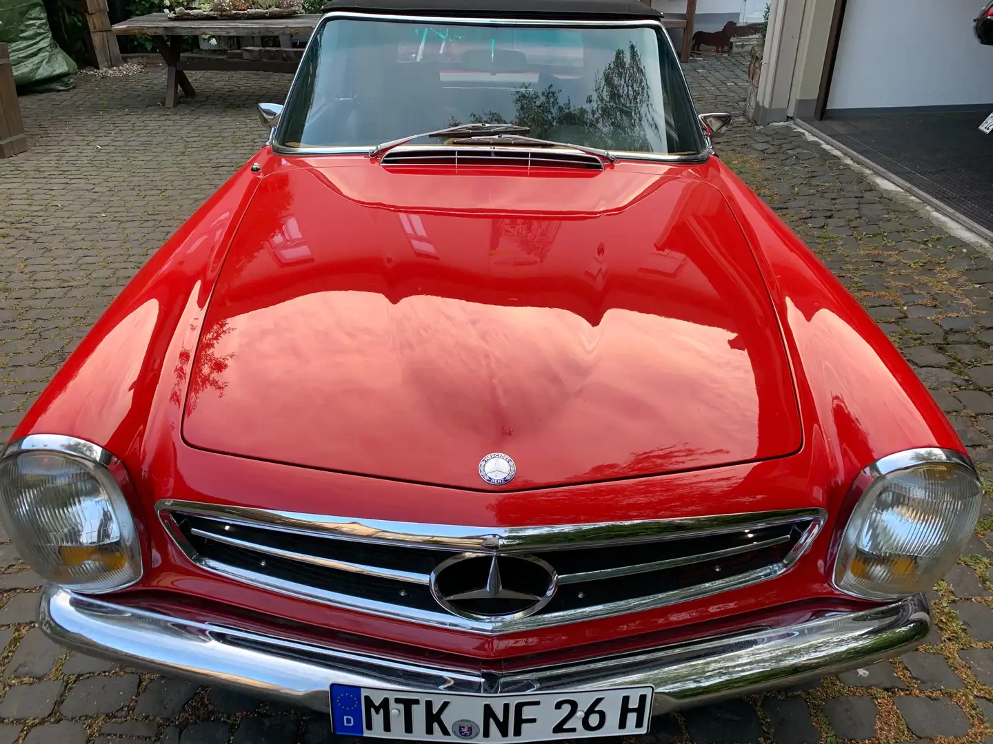Mercedes-Benz SL 280 Pagode Red - 2