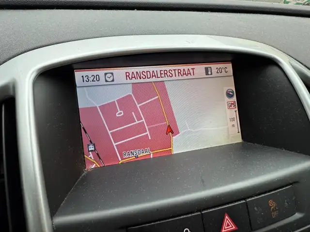 Opel Astra view 8