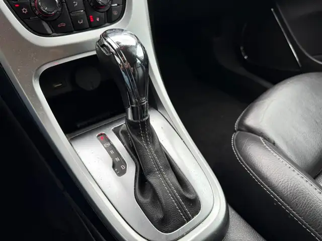 Opel Astra view 12